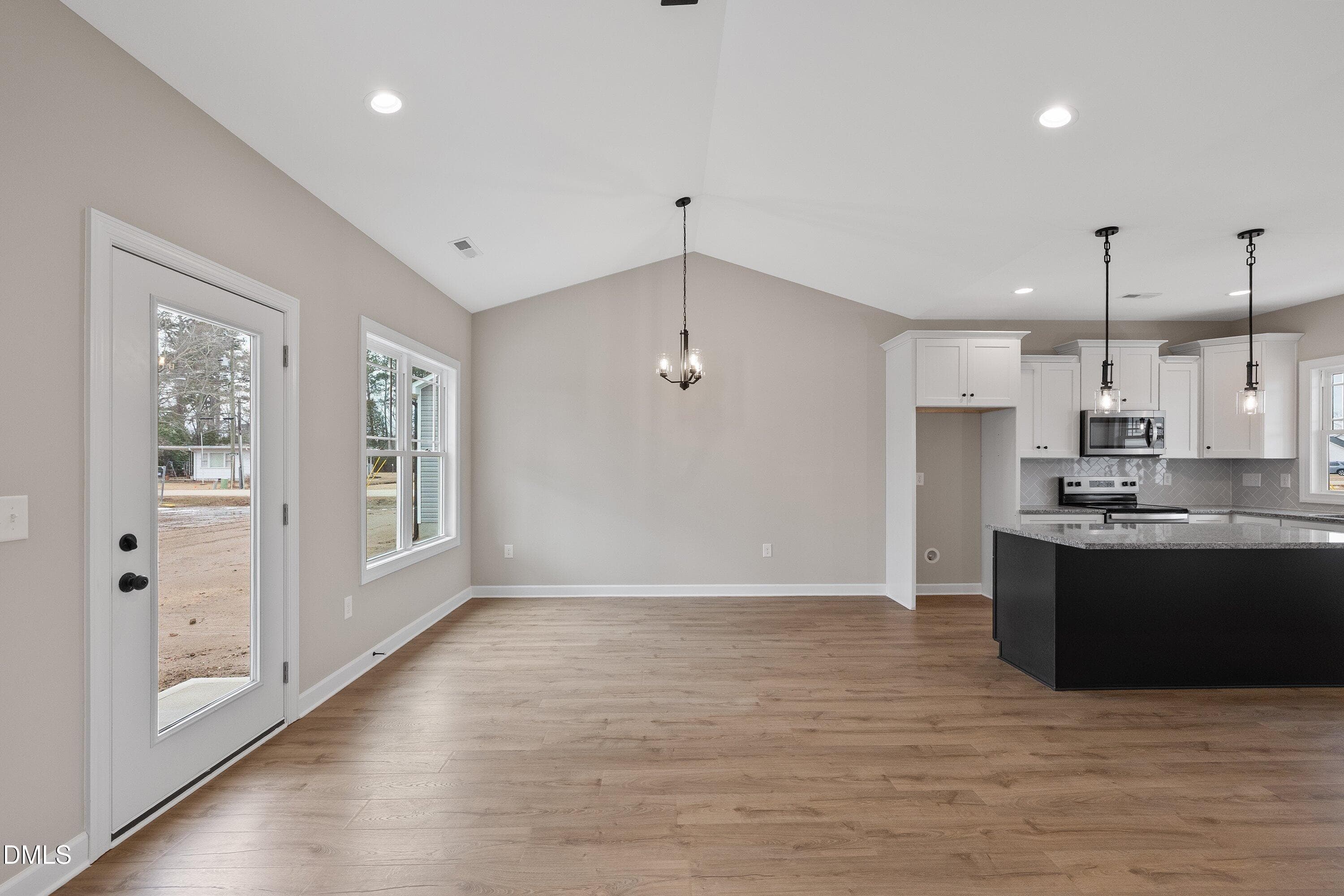 20-922 Micro _3883 - 928 Micro Road W, Selma, NC 27576