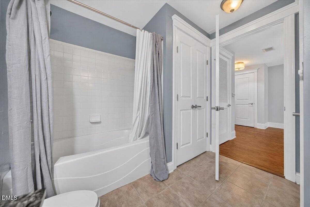 26-222APT212GlenwoodAveRaleigh_026_ZRL08 - 222 Glenwood Avenue 212, Raleigh, NC 27603, Raleigh