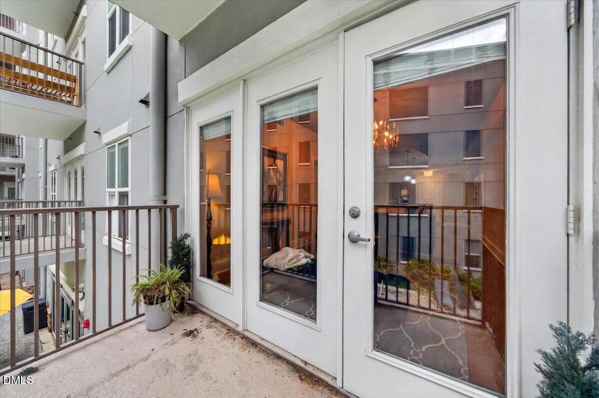32-222APT212GlenwoodAveRaleigh_032_ZRL08 - 222 Glenwood Avenue 212, Raleigh, NC 27603, Raleigh