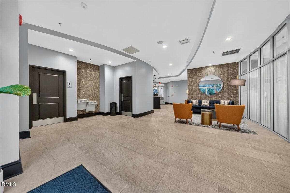 49-222APT212GlenwoodAveRaleigh_049_ZRL08 - 222 Glenwood Avenue 212, Raleigh, NC 27603, Raleigh