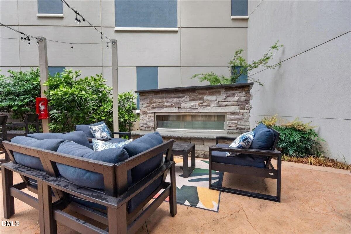 61-222APT212GlenwoodAveRaleigh_061_ZRL08 - 222 Glenwood Avenue 212, Raleigh, NC 27603, Raleigh