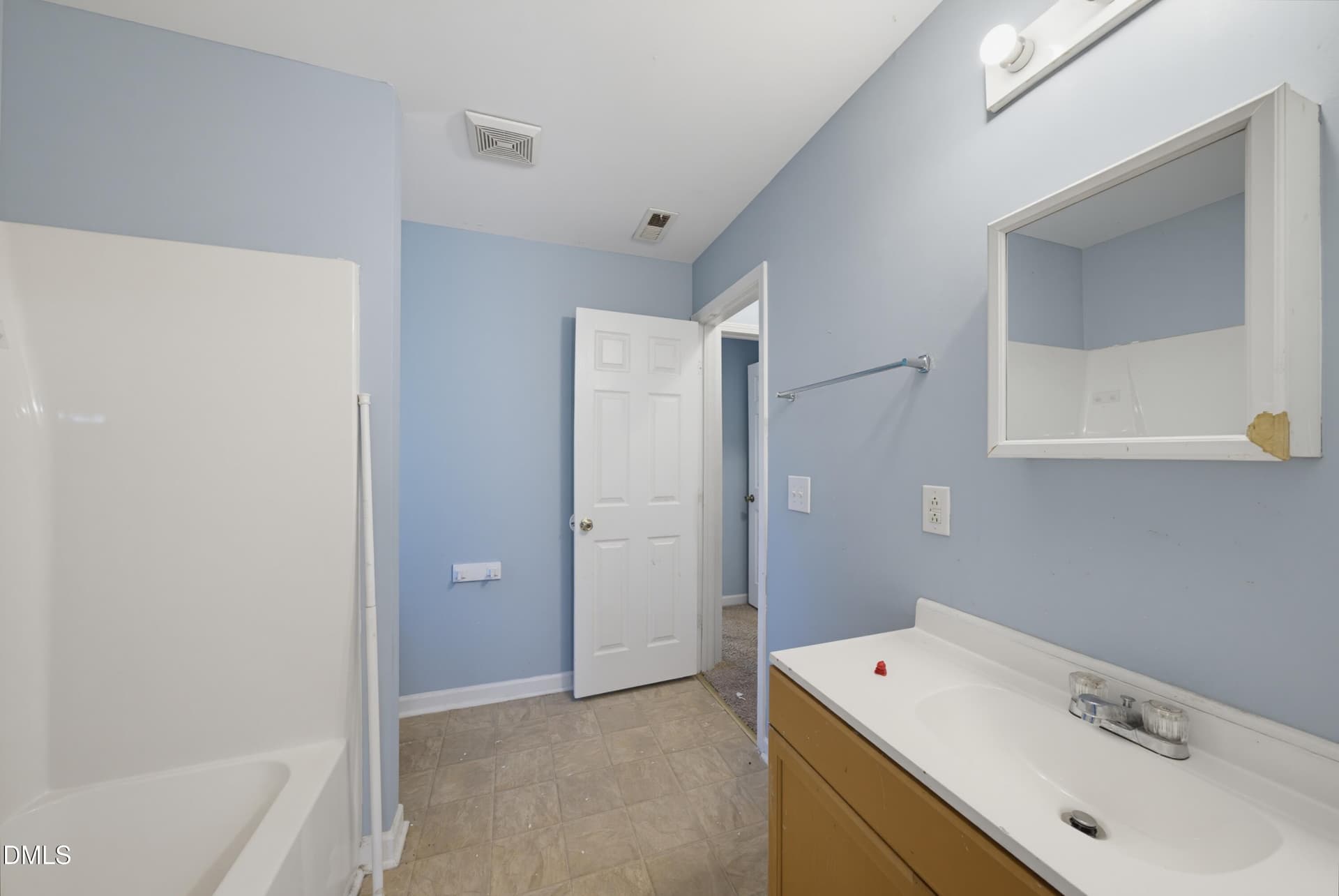 DSC02916 - 1016 Camden Avenue, Durham, NC 27701