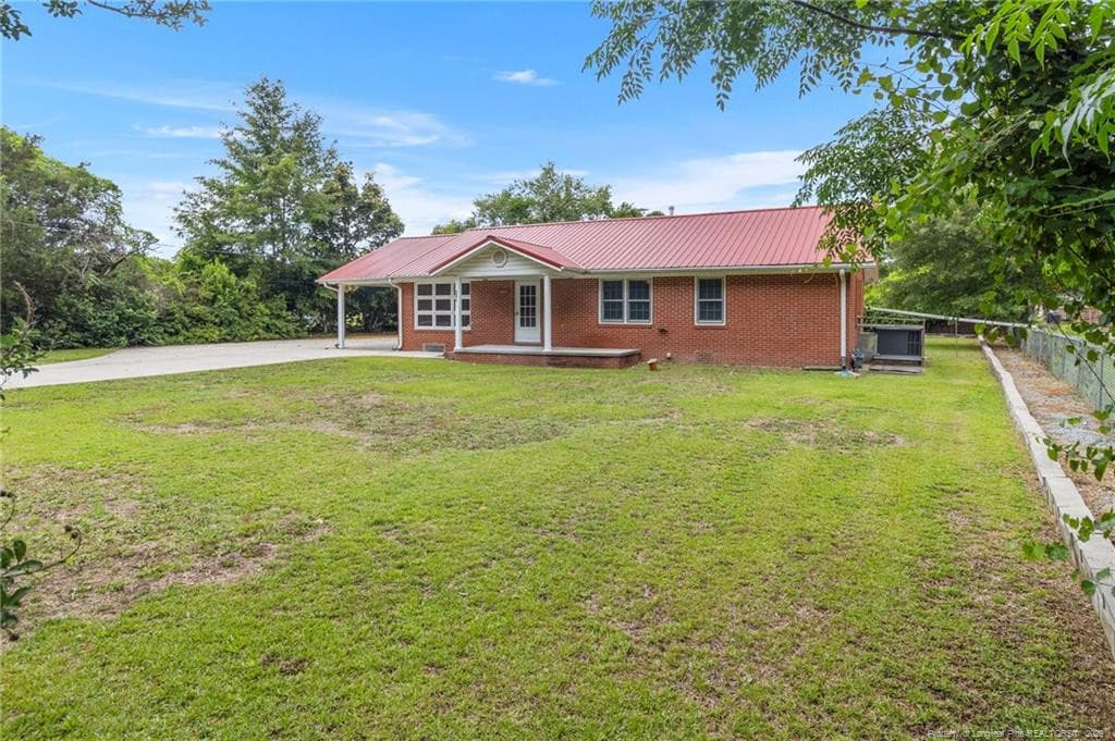 Photo 2 - 344 S 4th Street, Saint Pauls, NC 28384