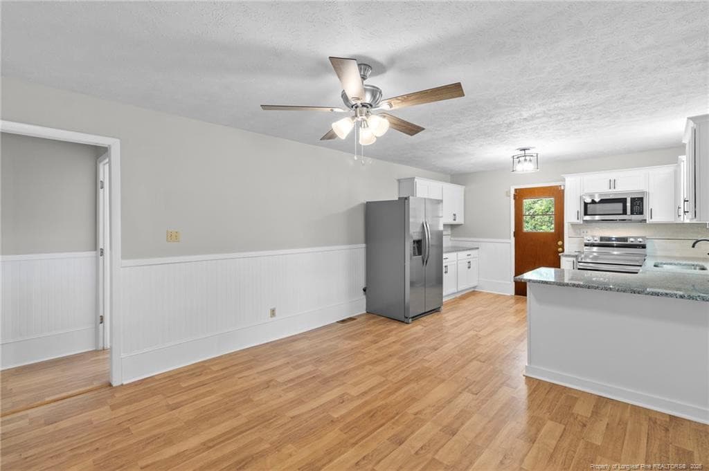 Photo 11 - 344 S 4th Street, Saint Pauls, NC 28384