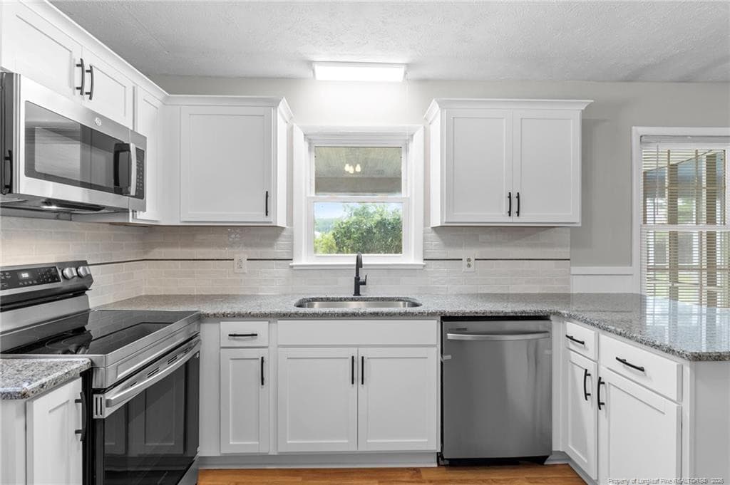 Photo 14 - 344 S 4th Street, Saint Pauls, NC 28384