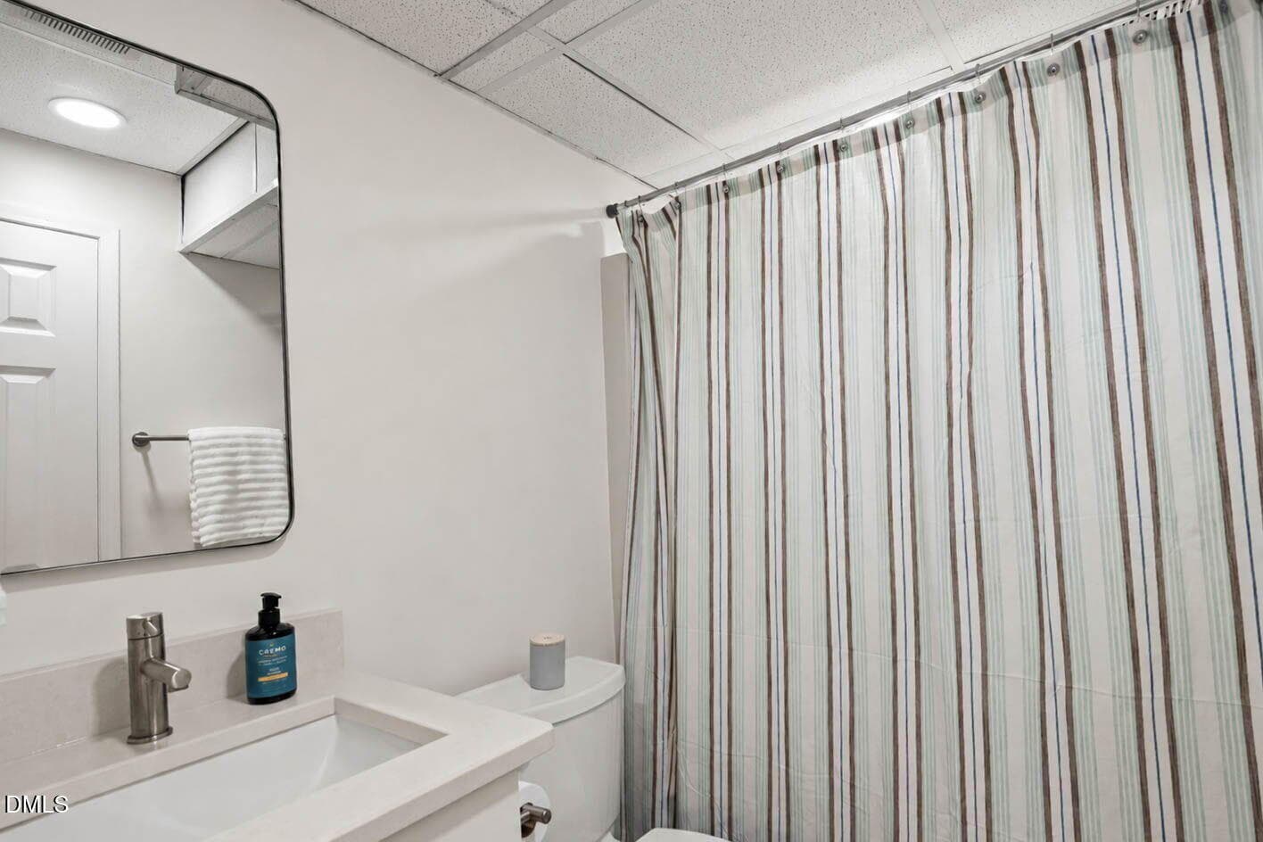 Full Bathroom - 3516 Ranlo Drive, Raleigh, NC 27612, Raleigh