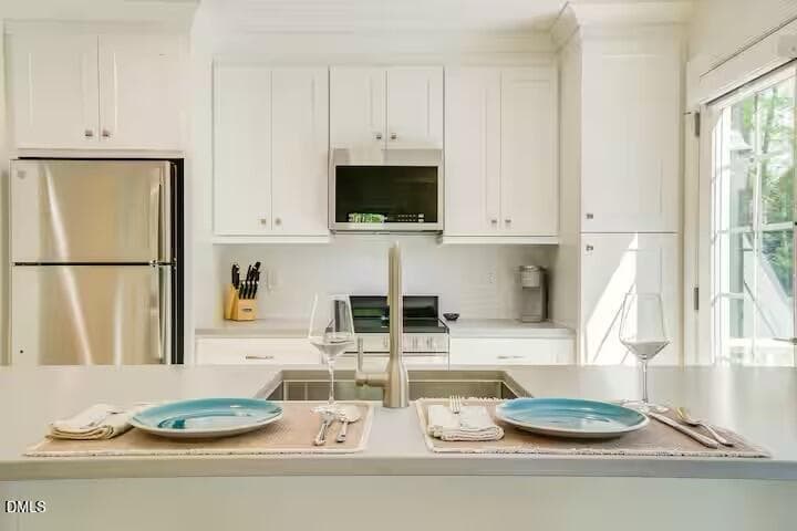 Kitchen - 3516 Ranlo Drive, Raleigh, NC 27612, Raleigh