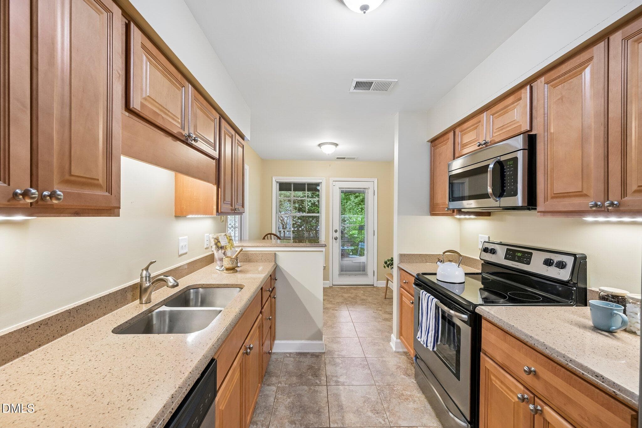 20-web-or-mls-White Oak Way-S2406-020 - 101 White Oak Way, Chapel Hill, NC 27514, Chapel Hill