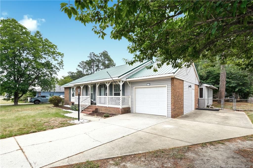 Photo 3 - 547 Farmview Drive, Fayetteville, NC 28311, Fayetteville