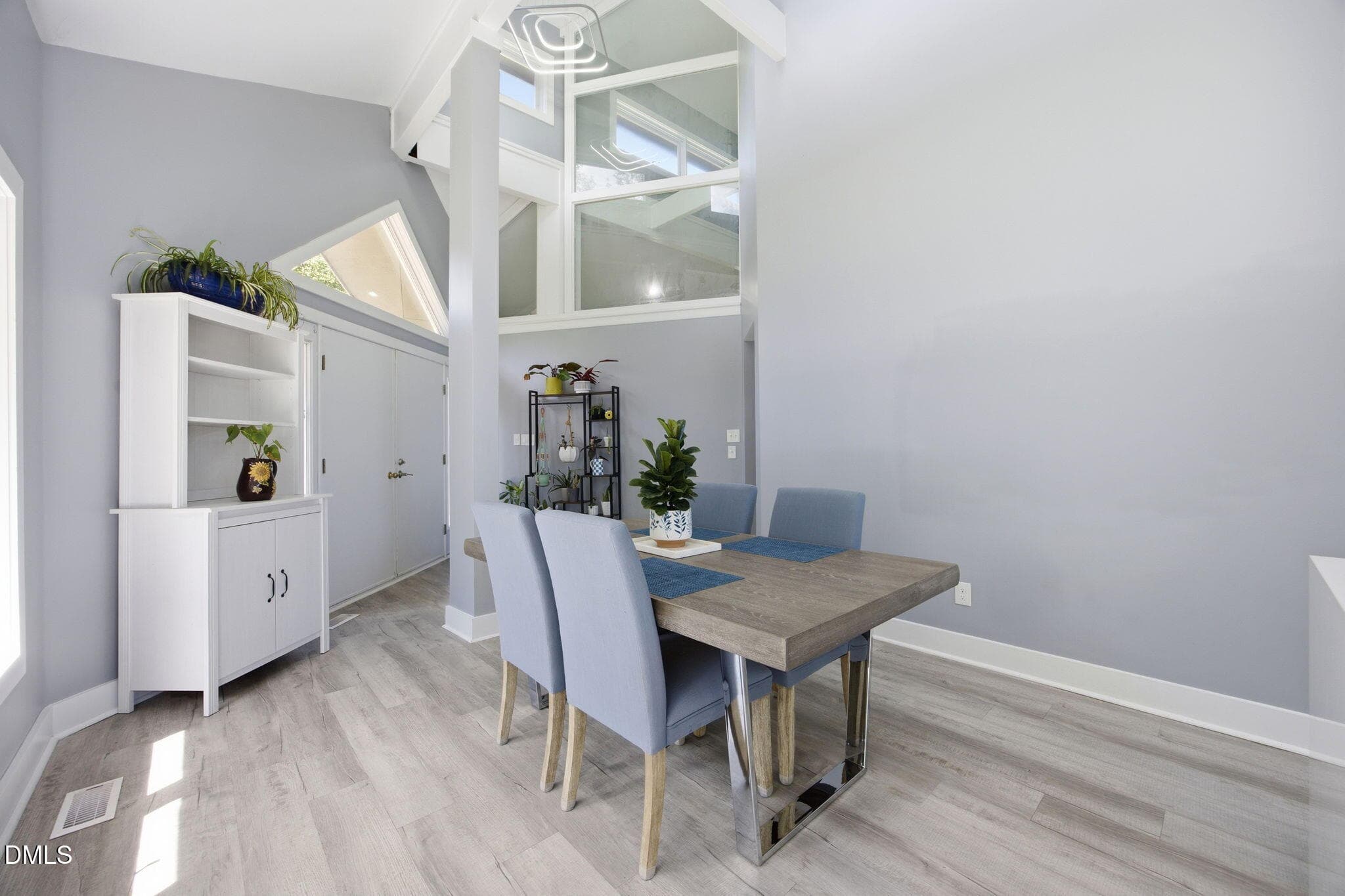 Dining - 8308 Belgium Drive, Raleigh, NC 27606, Raleigh