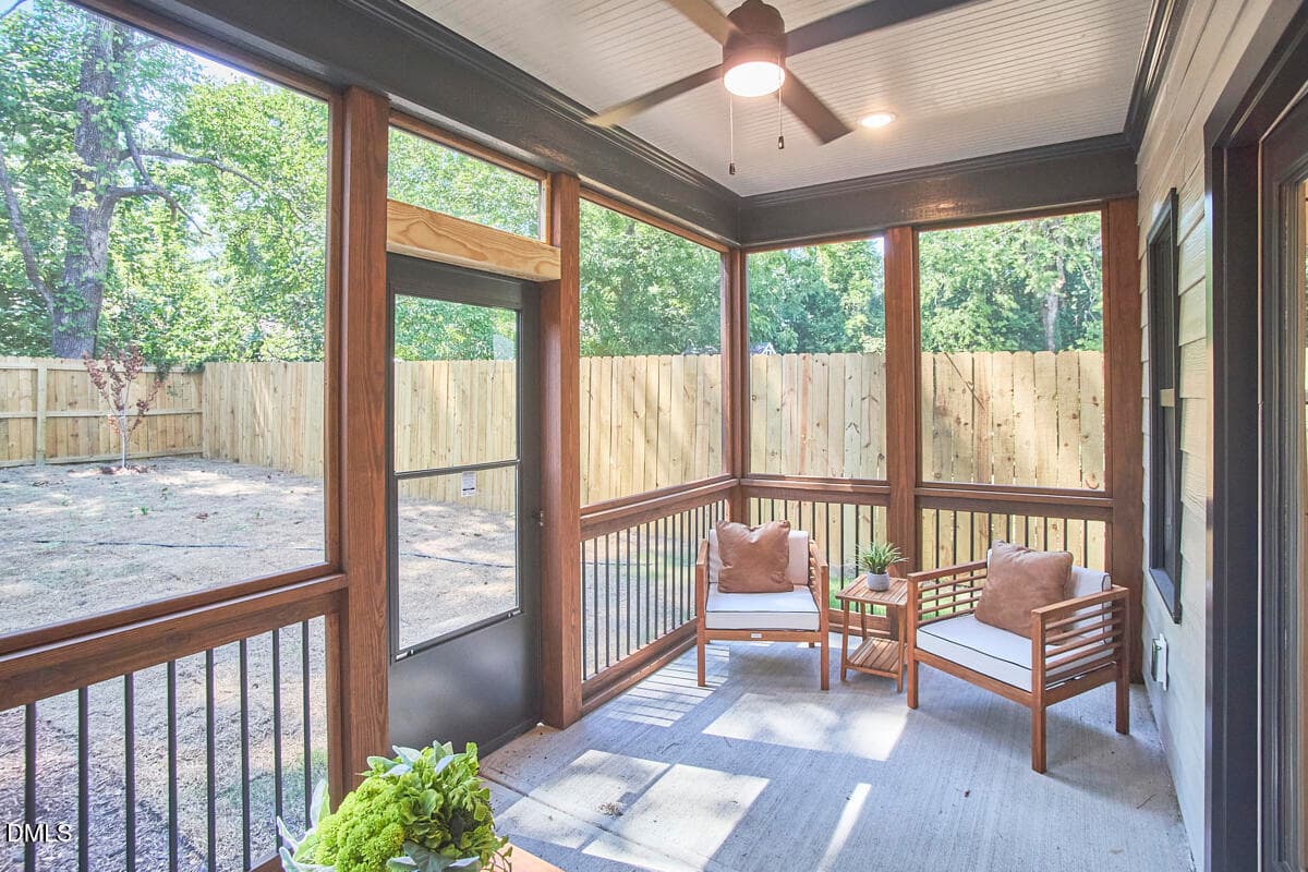 Screened porch - 3027 Omah Street D, Durham, NC 27705, Durham