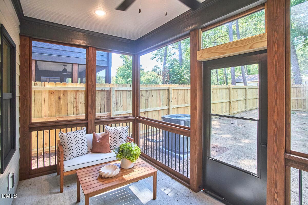 Screened porch - 3027 Omah Street D, Durham, NC 27705, Durham