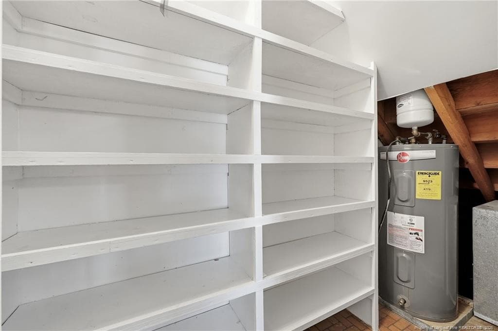 pantry - 2848 Old Stage Road S, Erwin, NC 28339