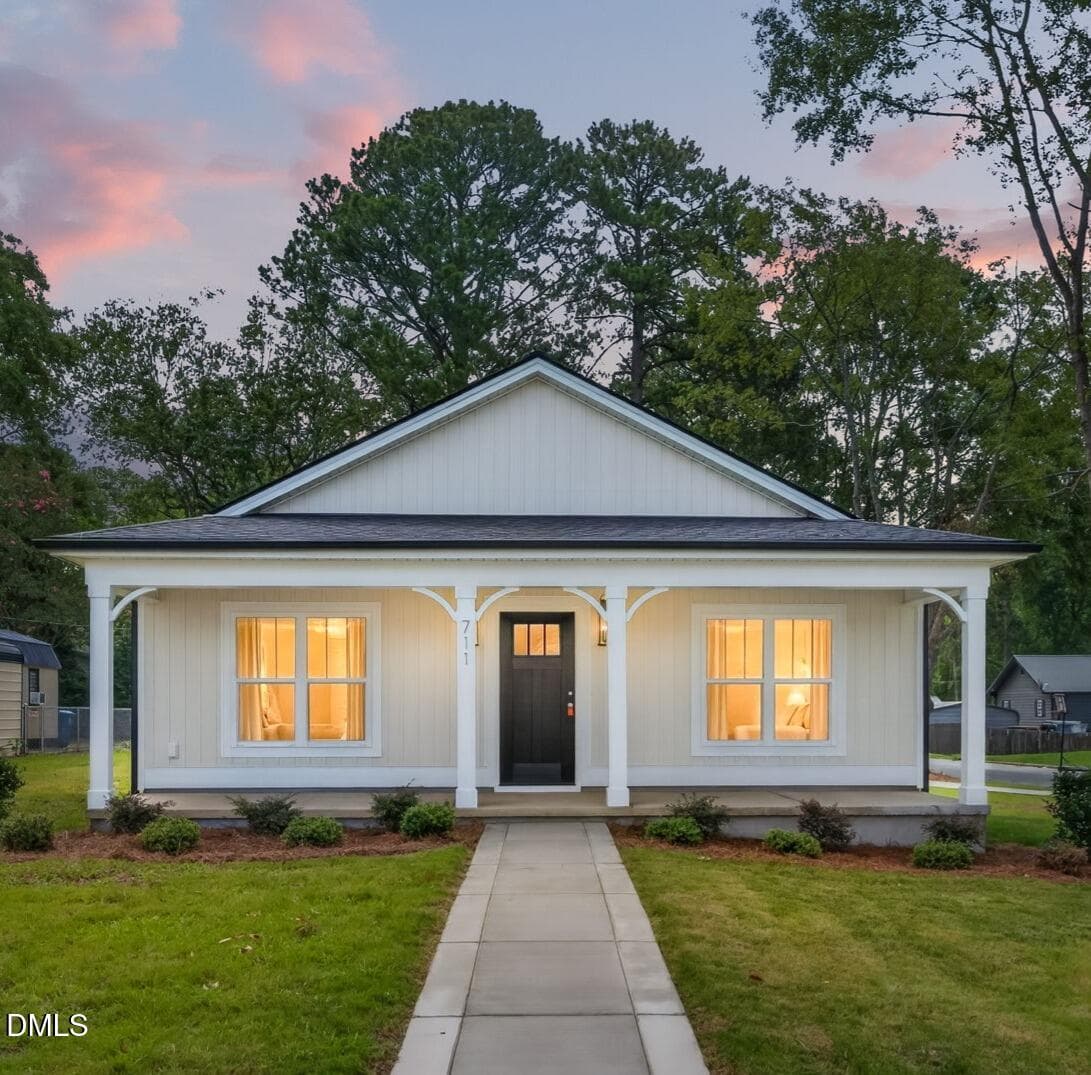 1-web-or-mls-DSC00816 - D2D - 711 S Ellis Avenue, Dunn, NC 28334