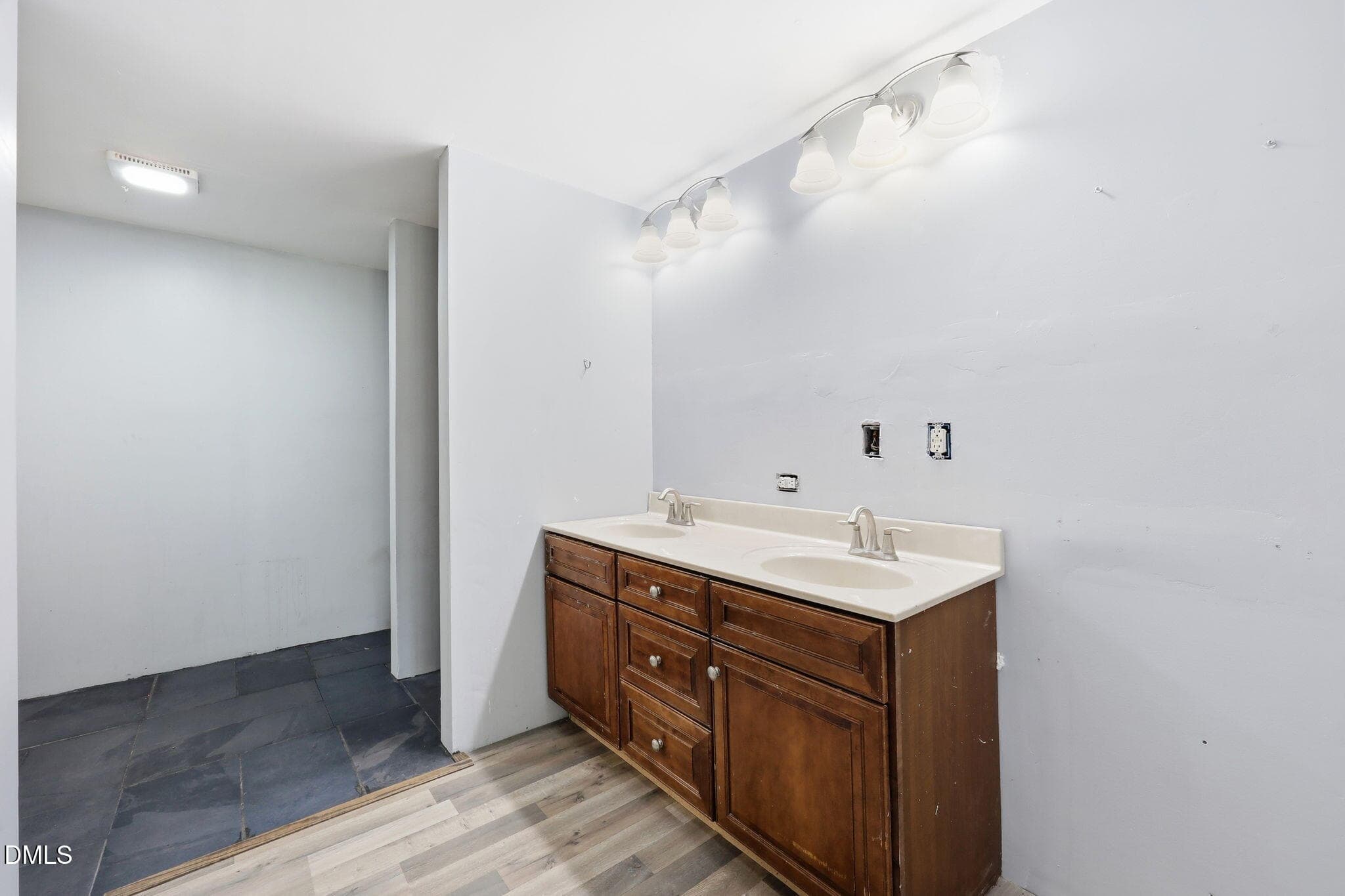 mbath1 - 5824 Chestnut Lane, Snow Camp, NC 27349