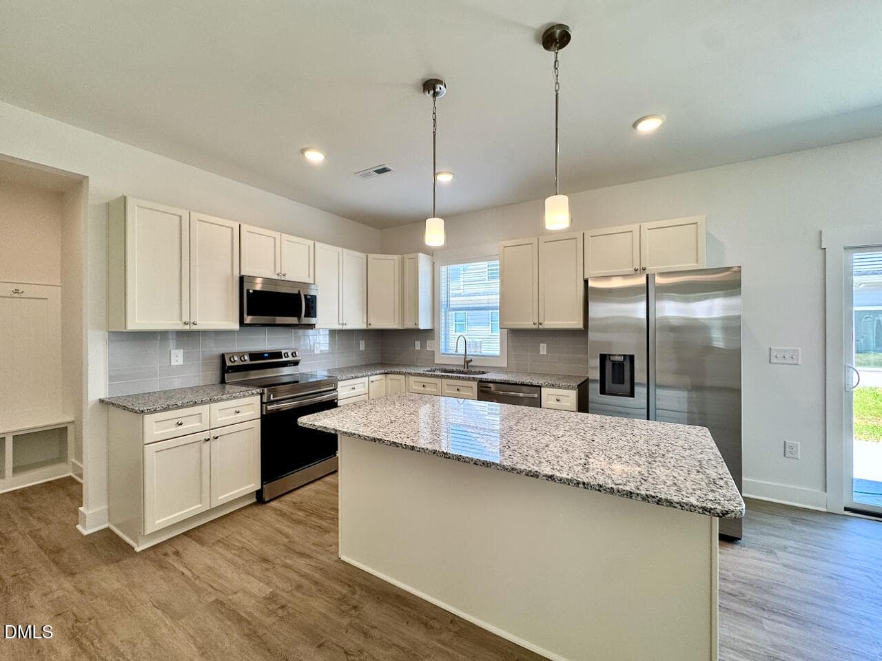 Quartz Island Kitchen - 218 George Street A, Four Oaks, NC 27524