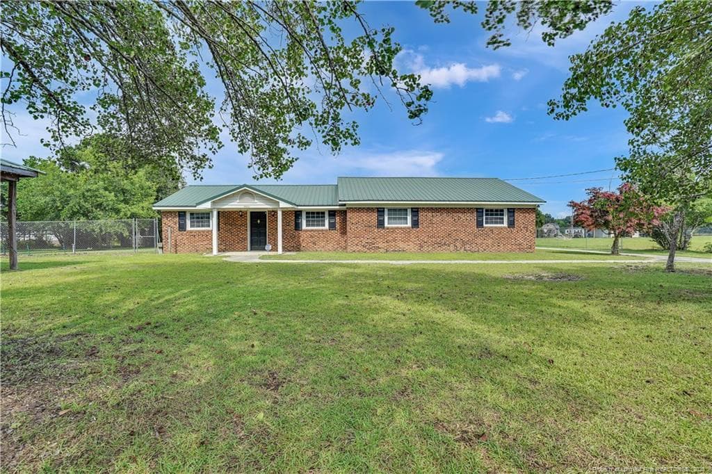 Photo 2 - 2567 Alamac Road, Lumberton, NC 28358