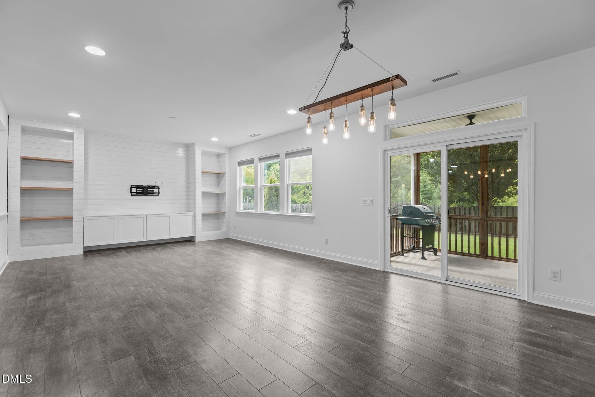 18-web-or-mls-2N6A3937 - 209 S Harrison Place Lane, Fuquay Varina, NC 27526
