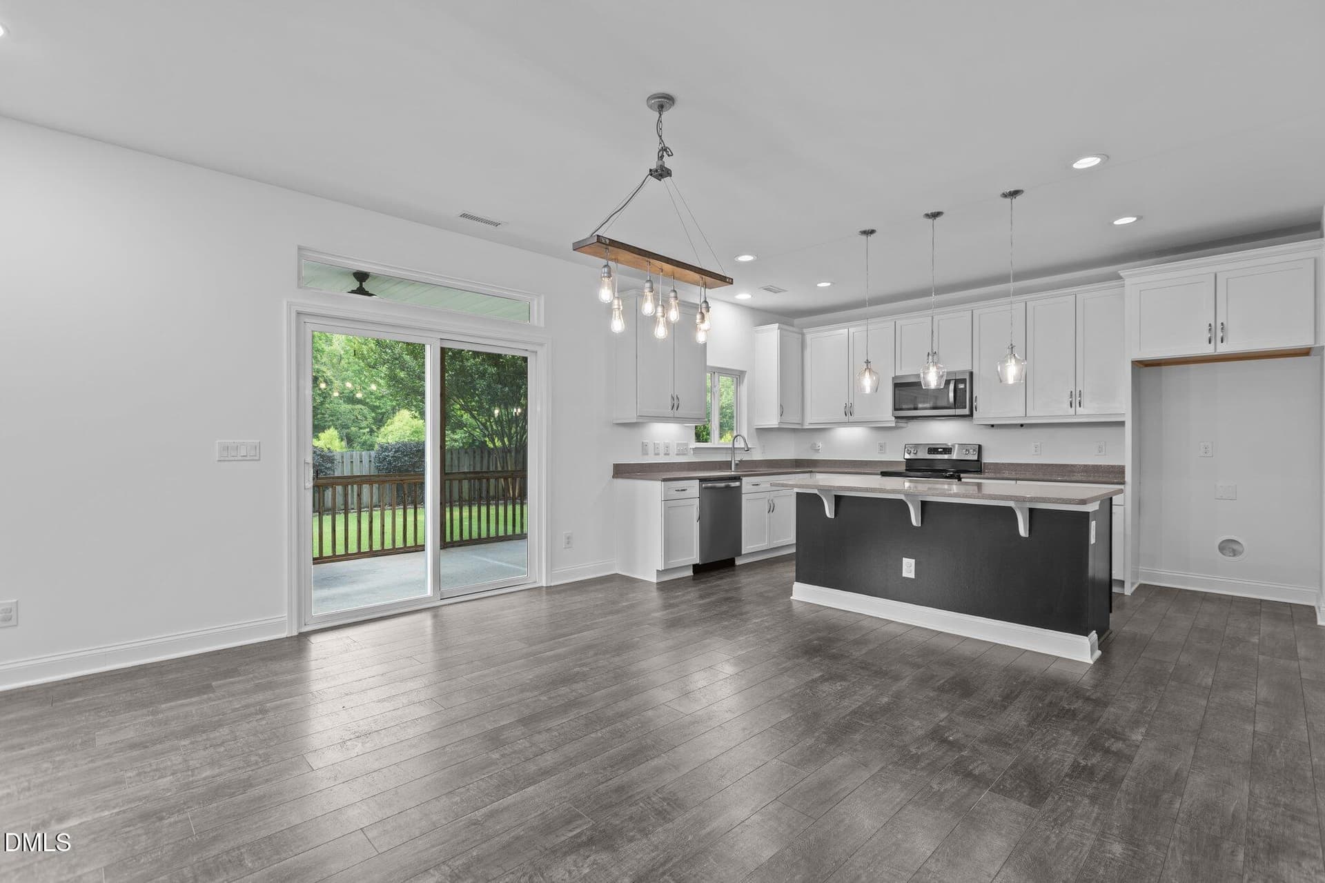 17-web-or-mls-2N6A3934 - 209 S Harrison Place Lane, Fuquay Varina, NC 27526