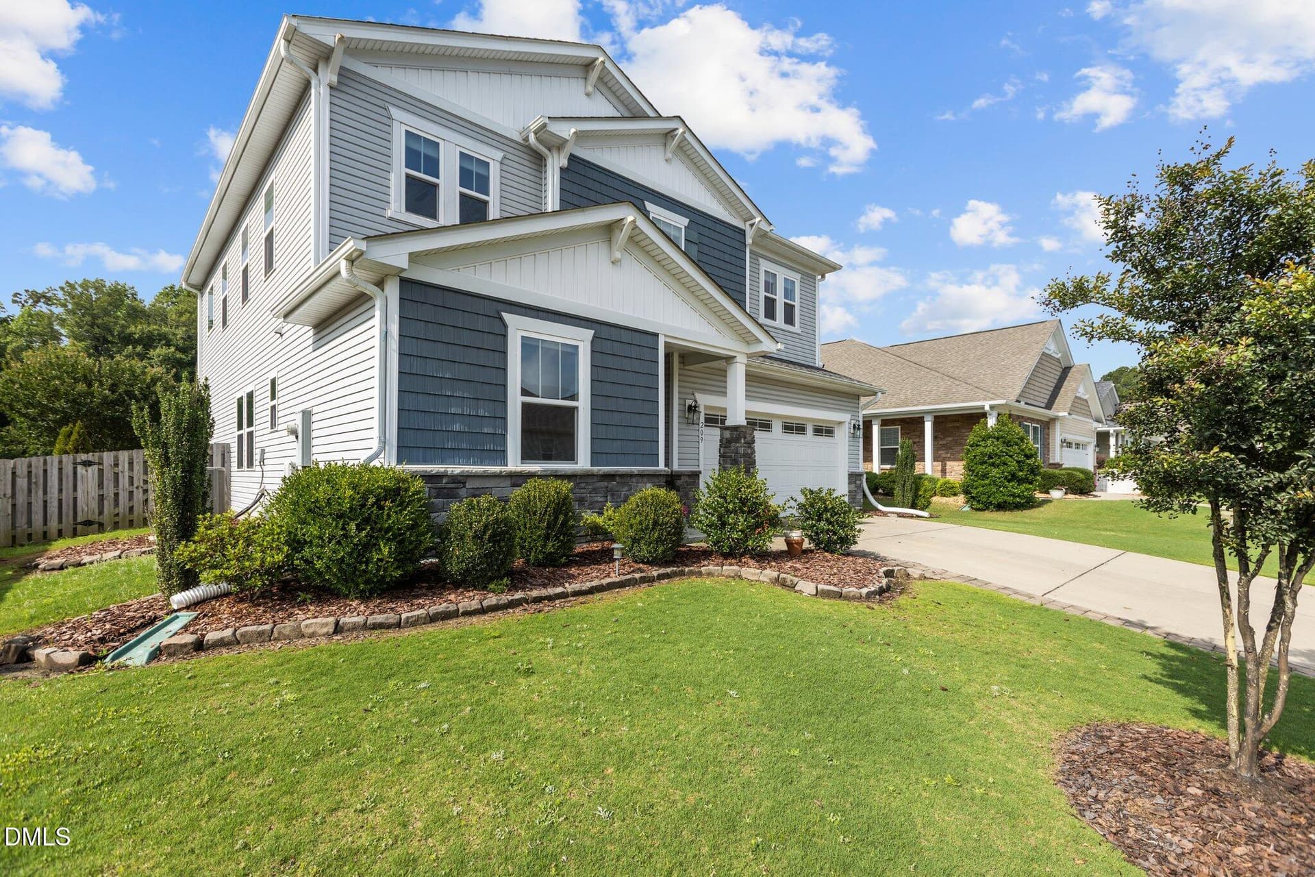 44-web-or-mls-2N6A4011 - 209 S Harrison Place Lane, Fuquay Varina, NC 27526