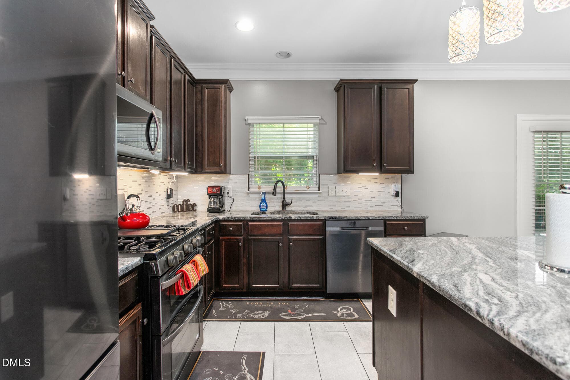 Kithen w/granite countertops - 2026 Heron Pointe Drive, Whitsett, NC 27377