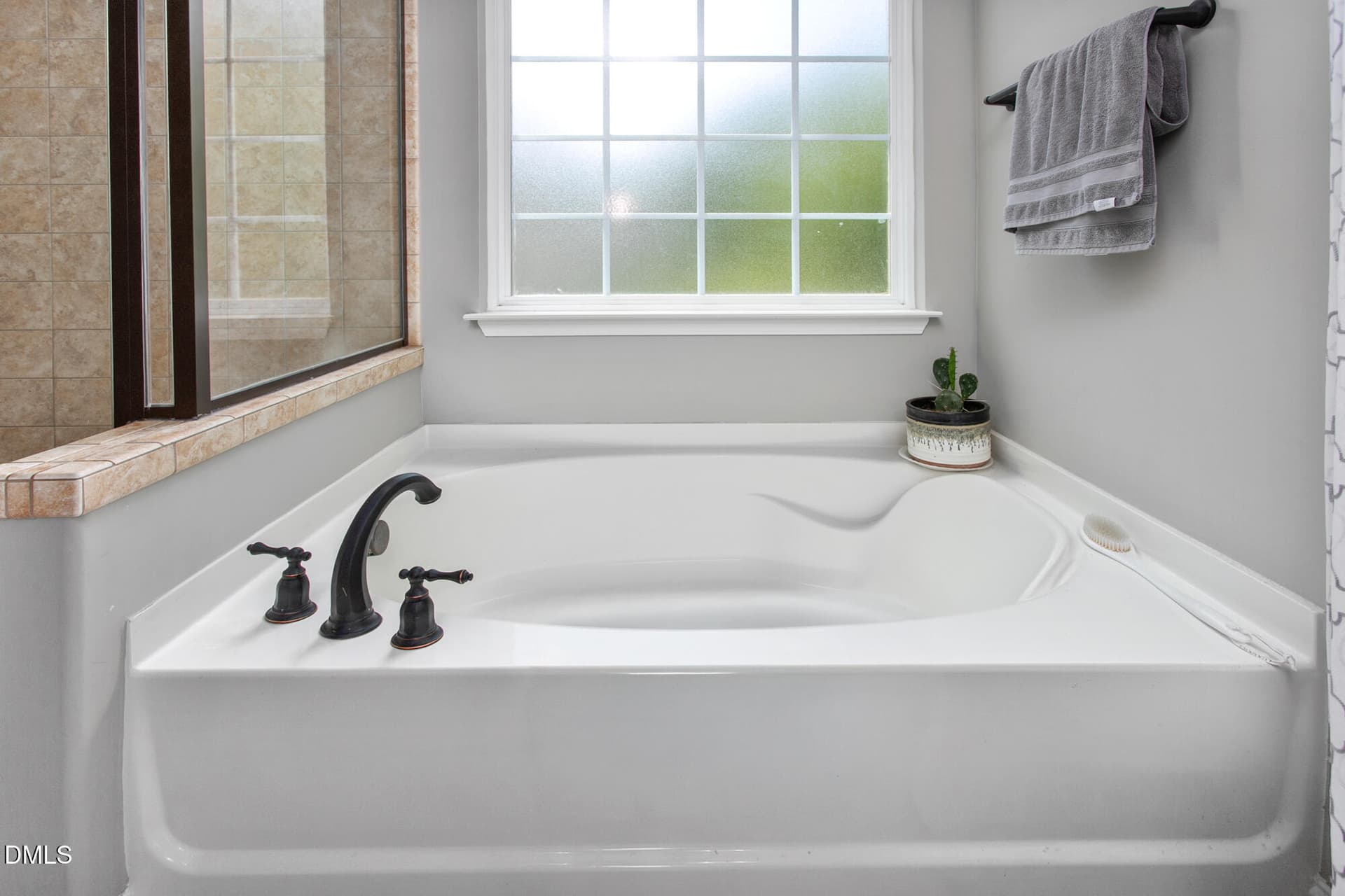 Primary bath garden tub - 2026 Heron Pointe Drive, Whitsett, NC 27377