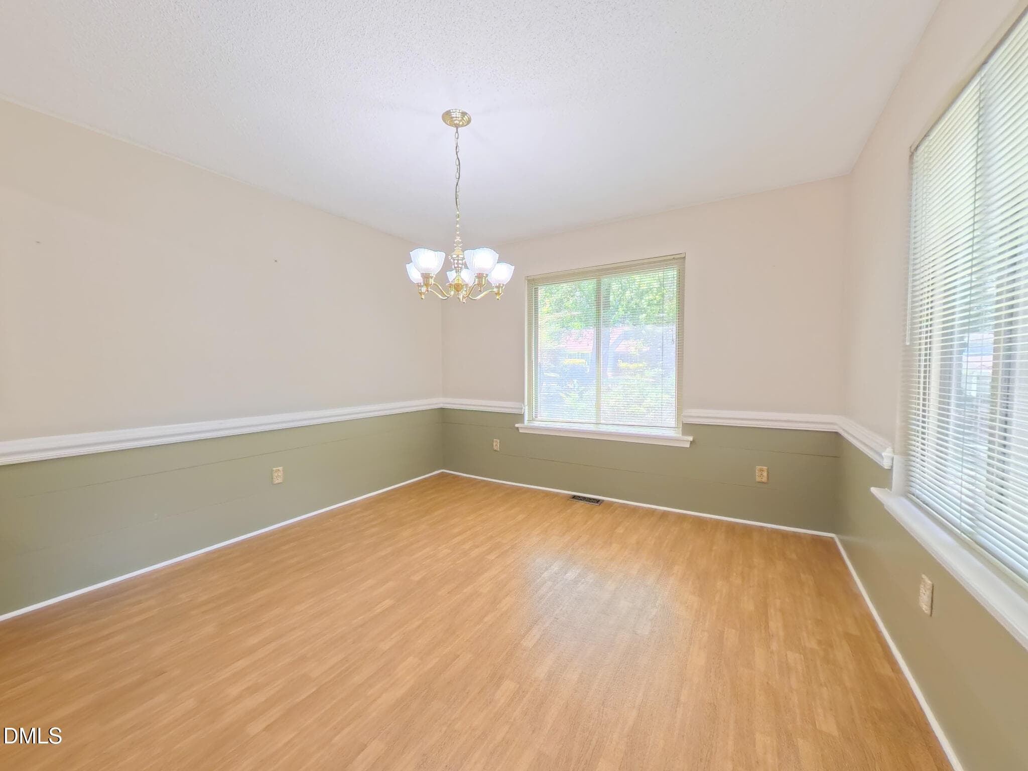 5867 Branchwood Dining - 5867 Branchwood Road, Raleigh, NC 27609, Raleigh
