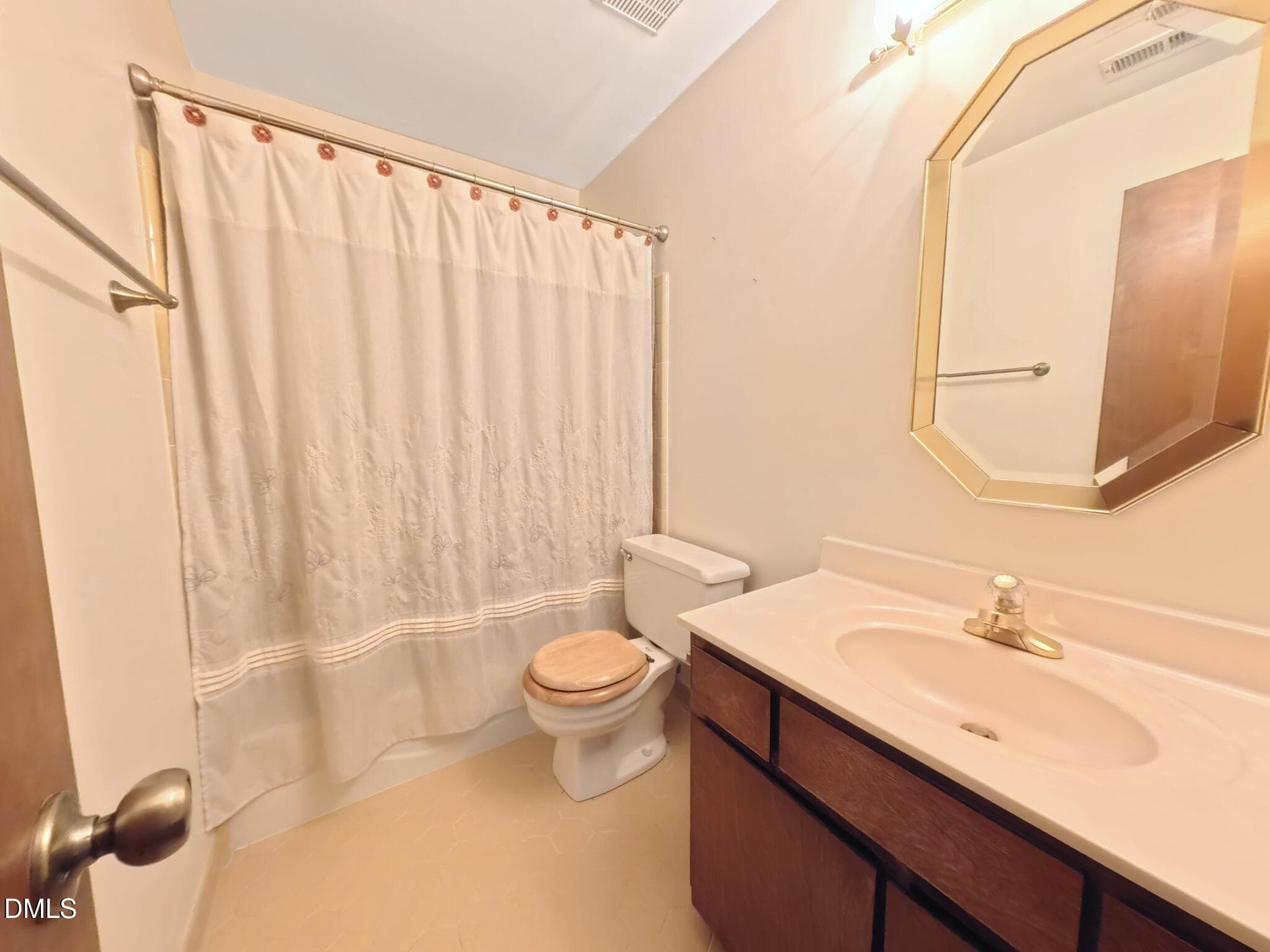 5867 Branchwood Hall Bath - 5867 Branchwood Road, Raleigh, NC 27609, Raleigh