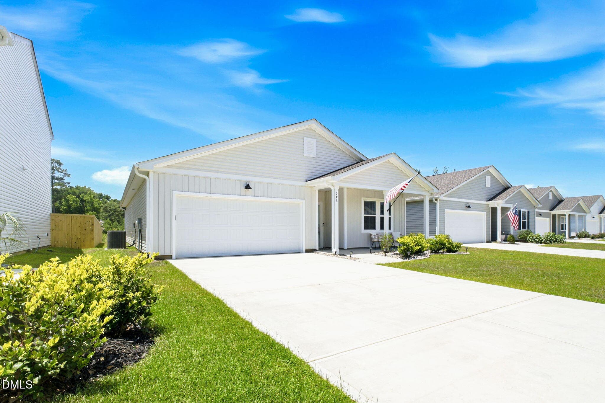 driveway-front-ext-7 - 249 Ocean Pointe Boulevard SE, Bolivia, NC 28422