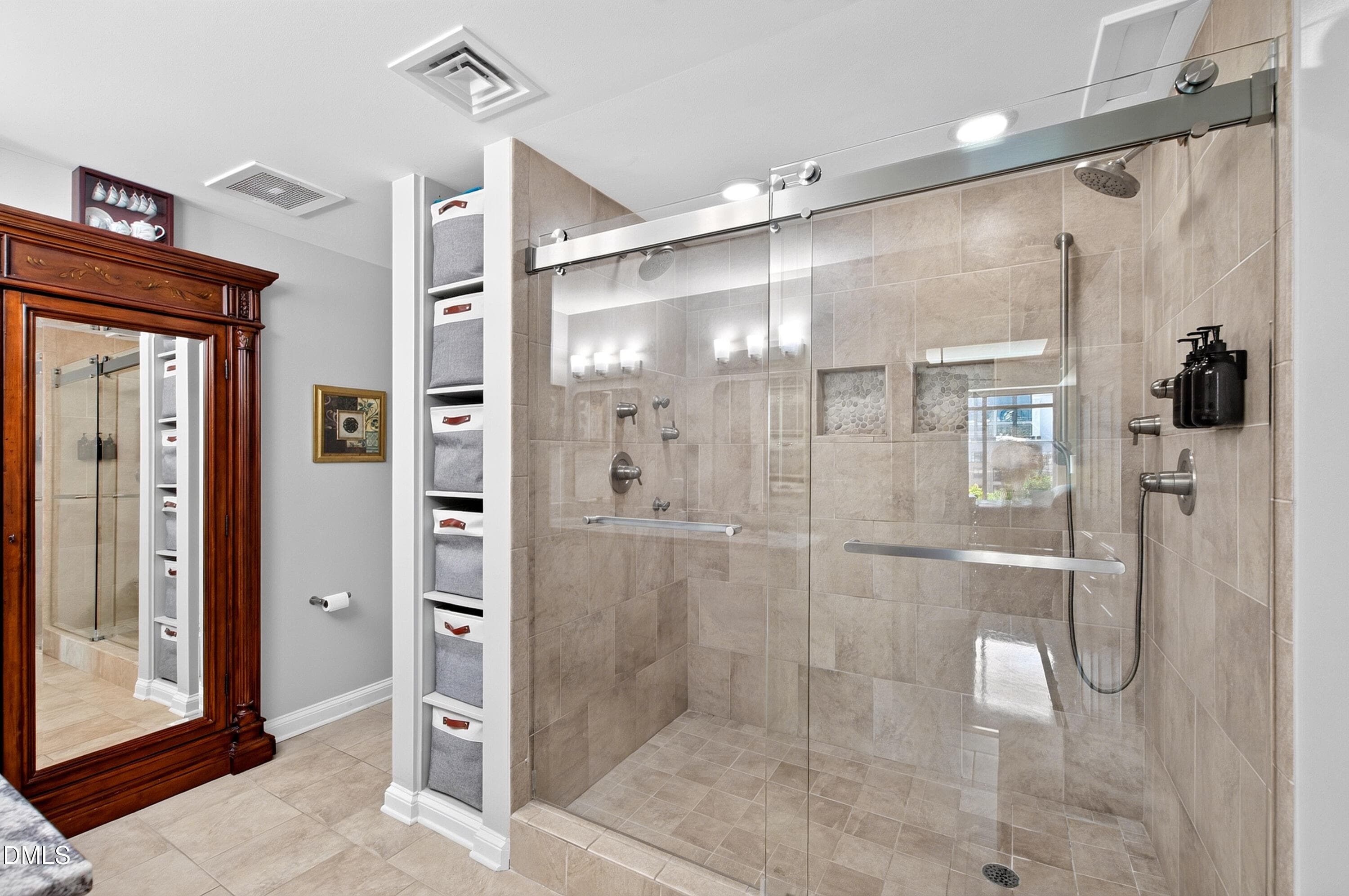 Primary Bath - 510 Glenwood Avenue, Raleigh, NC 27603, Raleigh