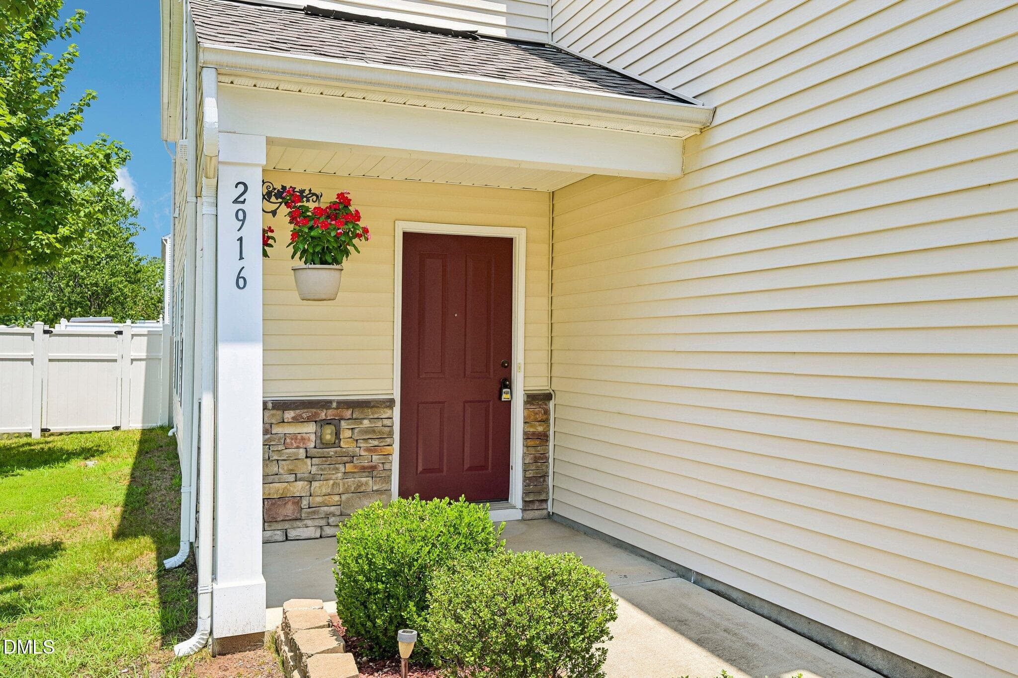 5-web-or-mls-Skybrook Ln-S0707-005 - 2916 Skybrook Lane, Durham, NC 27703, Durham