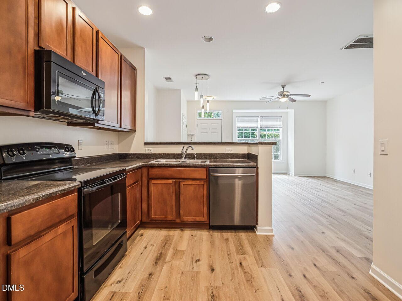 014-1280x960-kitchen - 1120 Renewal Place 105, Raleigh, NC 27603, Raleigh