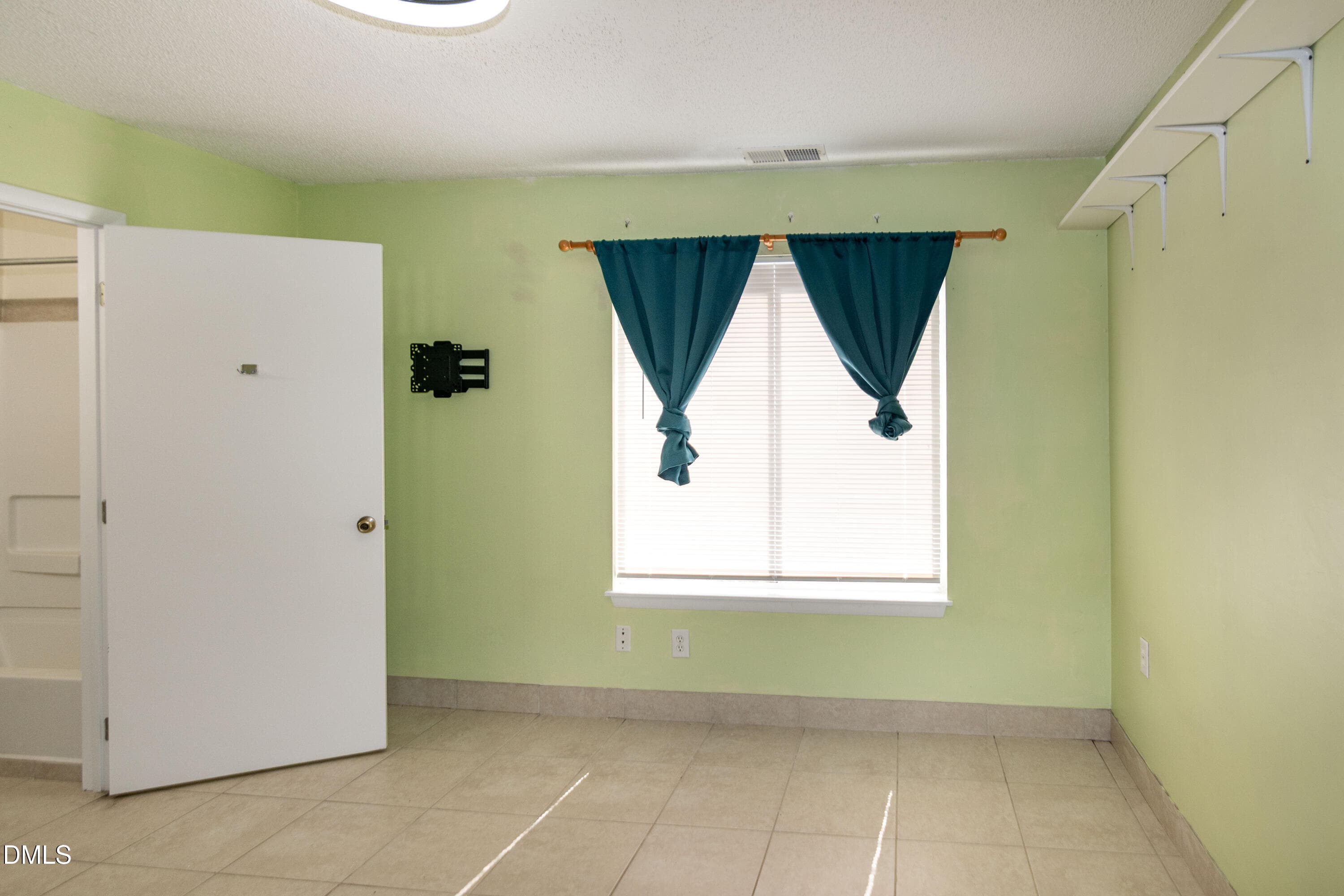 RJP_X_8250 - 1351 Crab Orchard Drive 101, Raleigh, NC 27606, Raleigh