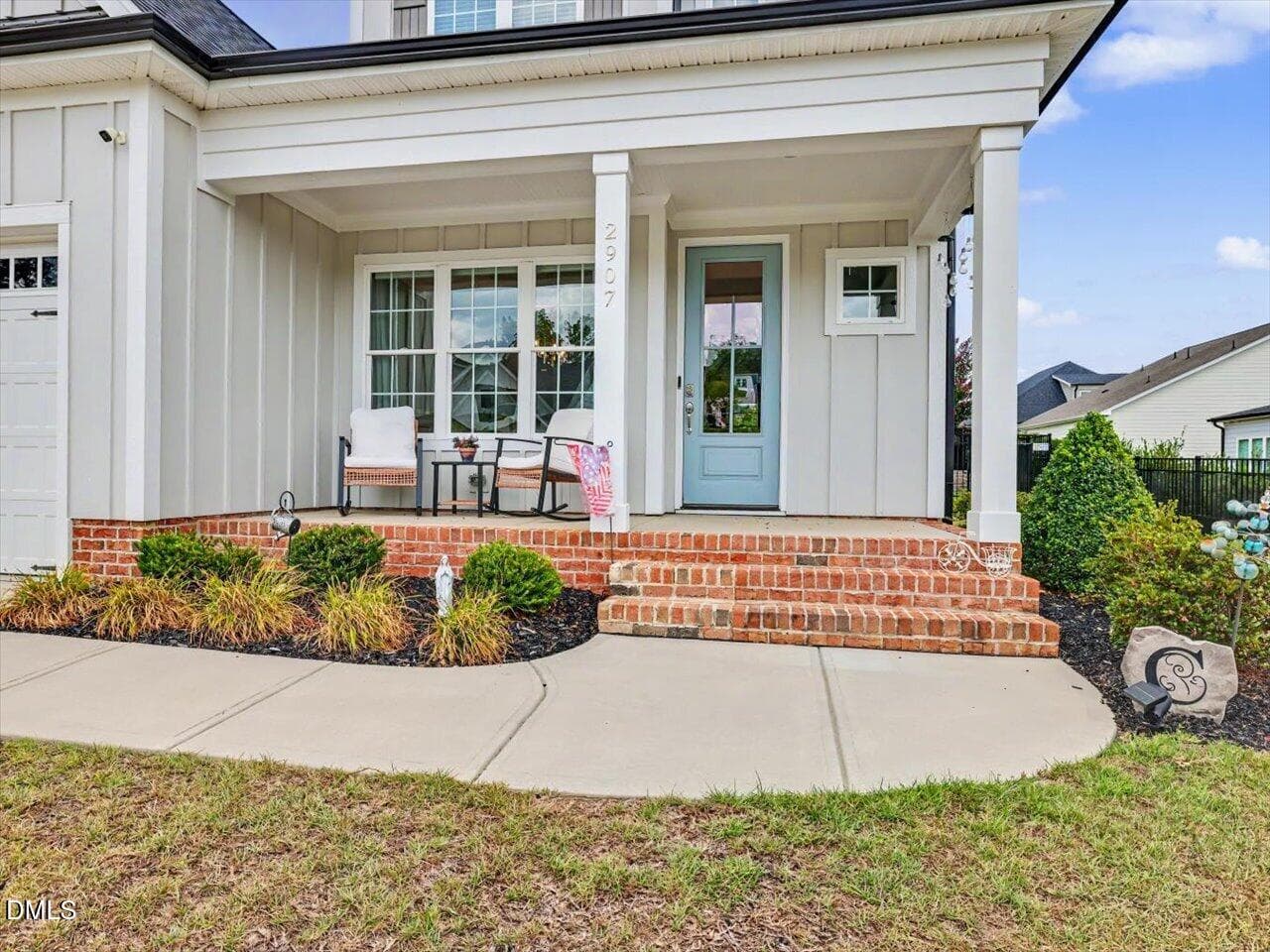06-Front Porch - 2907 Meadow Bluffs Way, Fuquay Varina, NC 27526