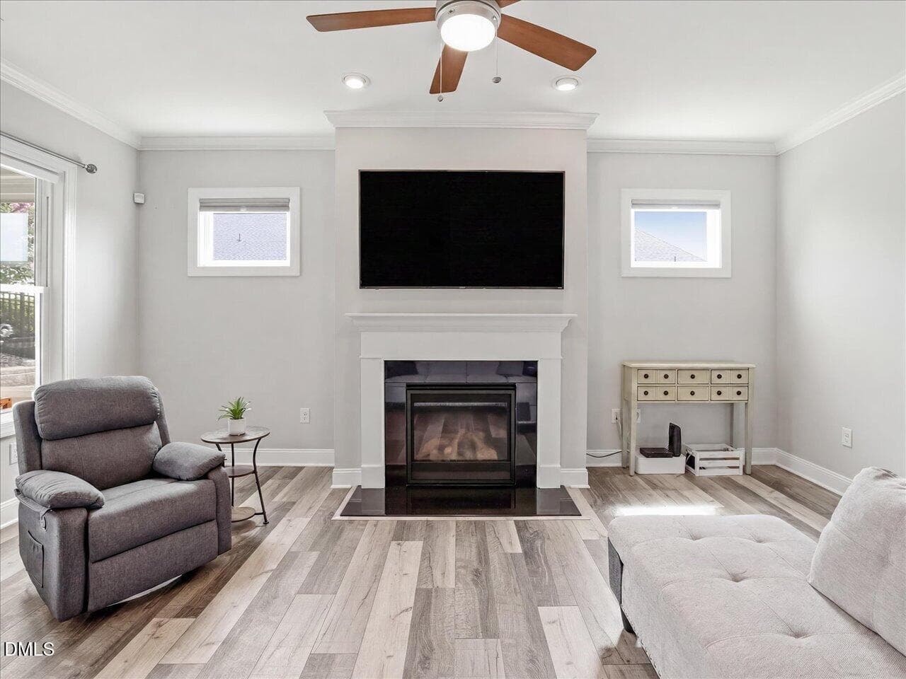 17-Living Room - 2907 Meadow Bluffs Way, Fuquay Varina, NC 27526