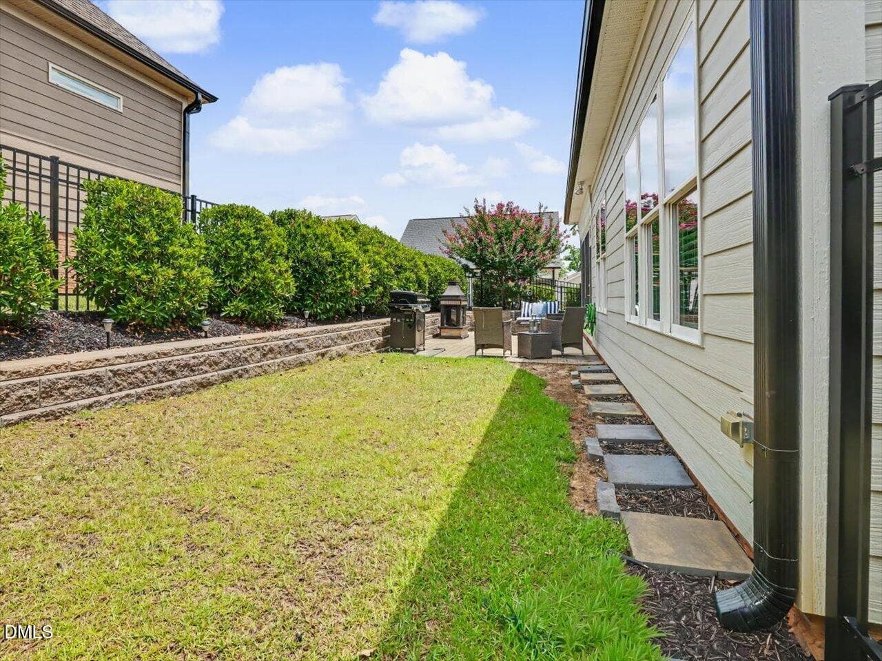 71-Backyard - 2907 Meadow Bluffs Way, Fuquay Varina, NC 27526