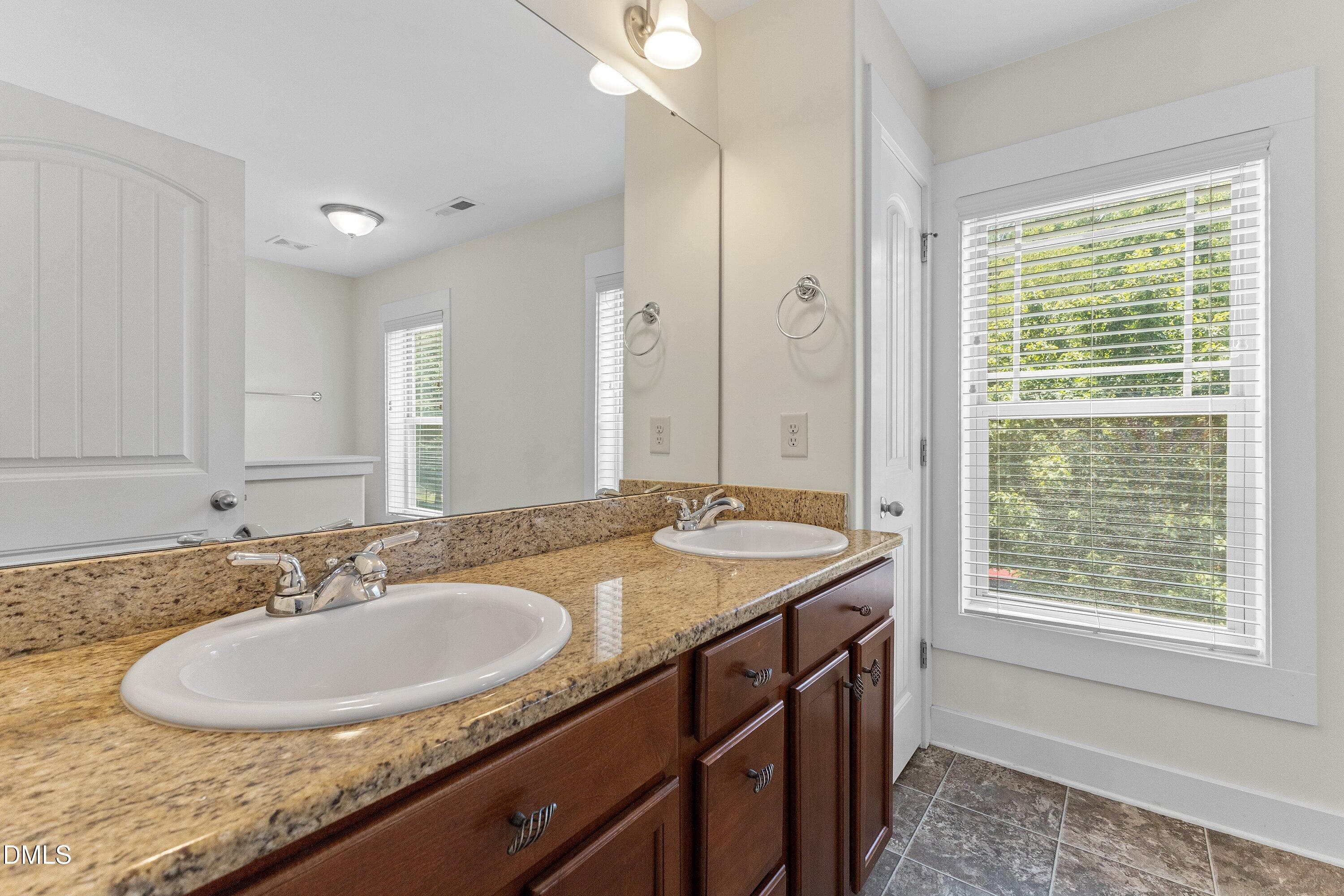 24-3820 Amelia Park Drive_2652 - 3820 Amelia Park Drive, Raleigh, NC 27606, Raleigh