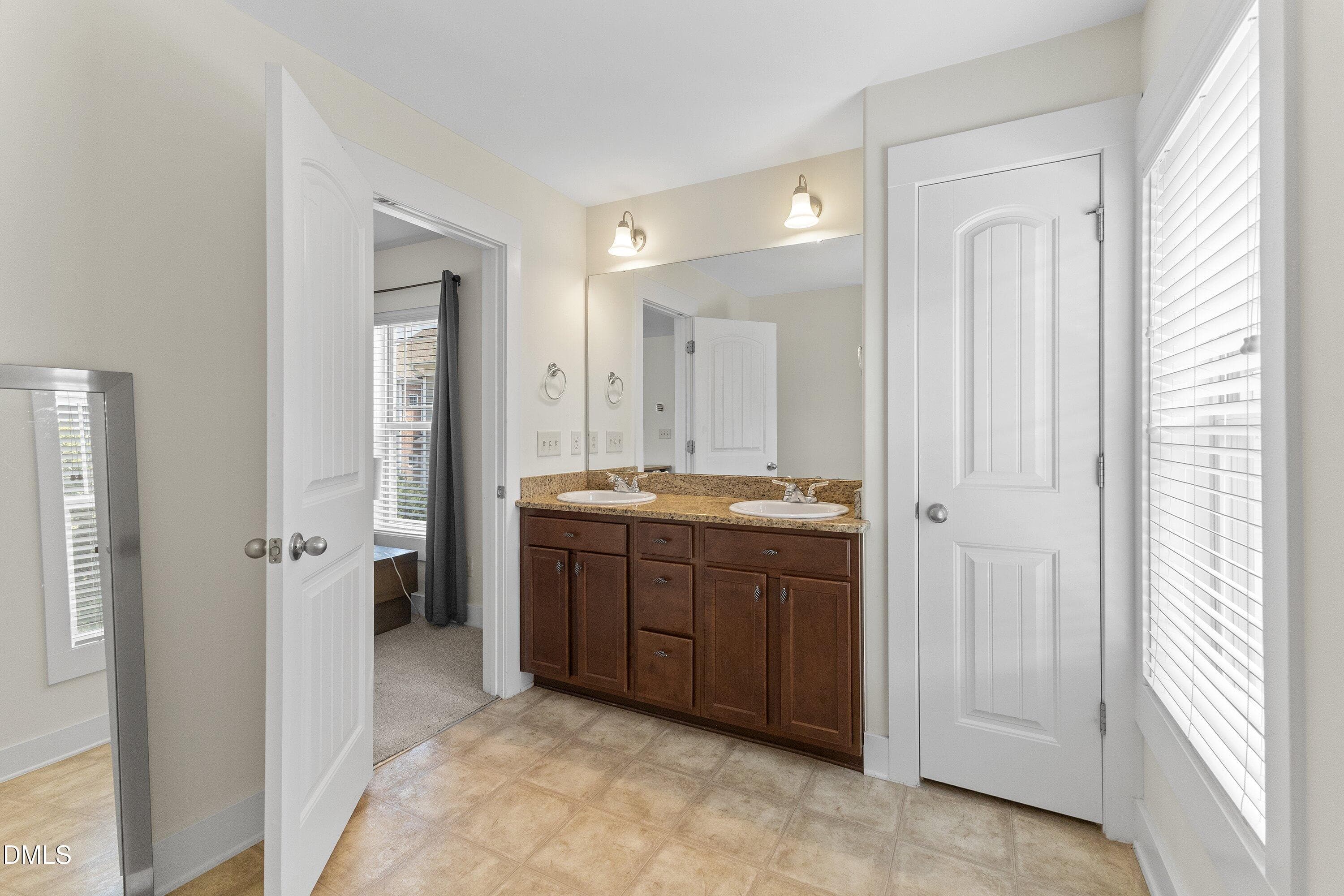 33-3820 Amelia Park Drive_2697 - 3820 Amelia Park Drive, Raleigh, NC 27606, Raleigh