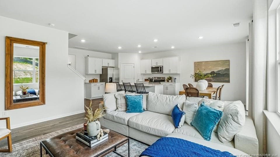 Family Room - 301 Maddox Drive, Aberdeen, NC 28315