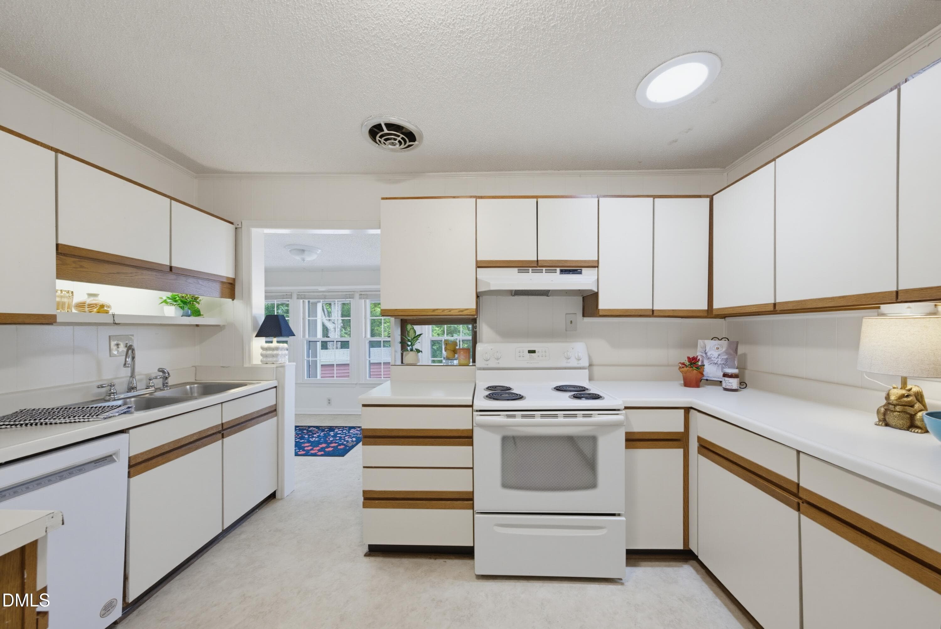 Kitchen - 306 Plainview Avenue, Raleigh, NC 27604, Raleigh