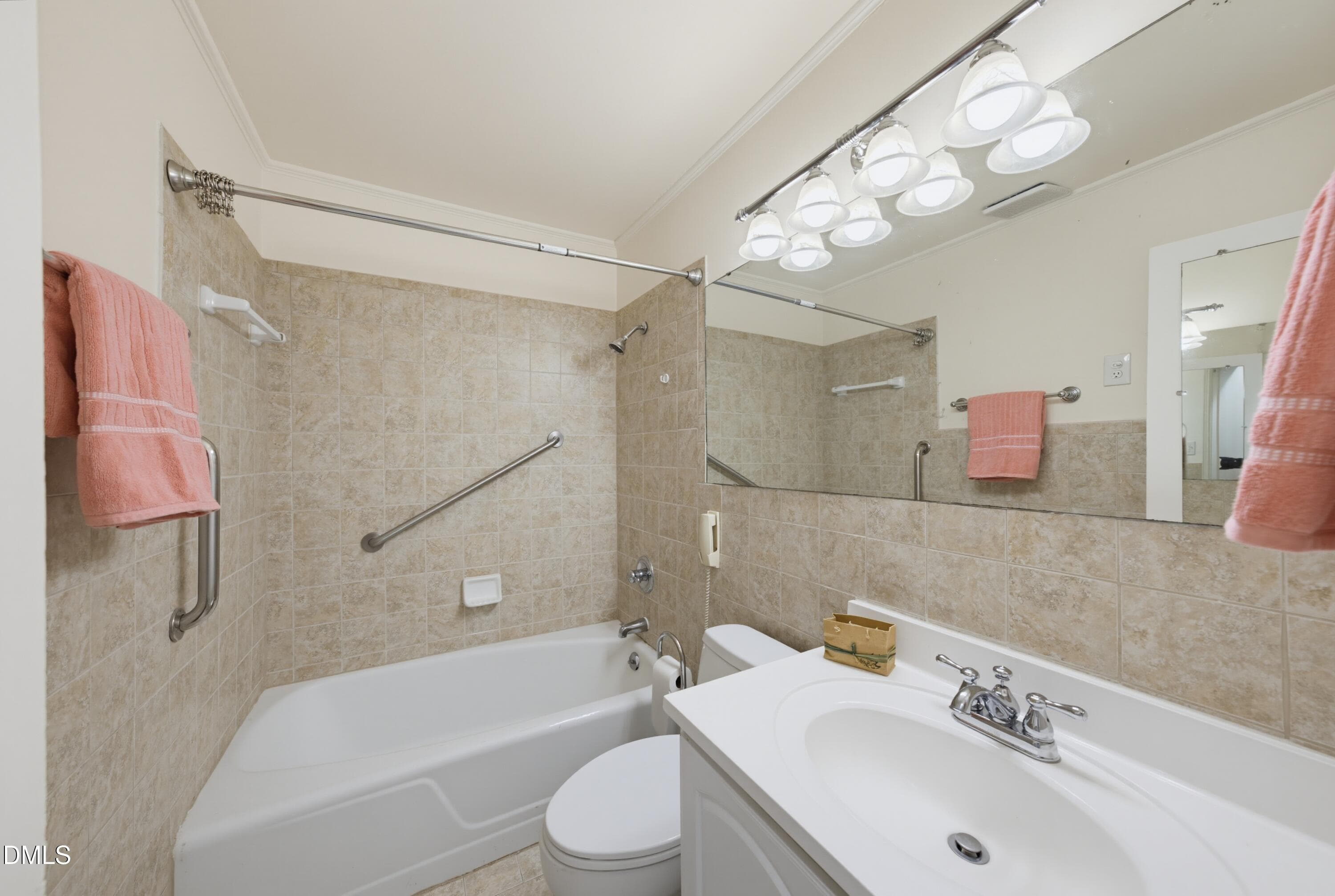 Guest Bathroom - 306 Plainview Avenue, Raleigh, NC 27604, Raleigh