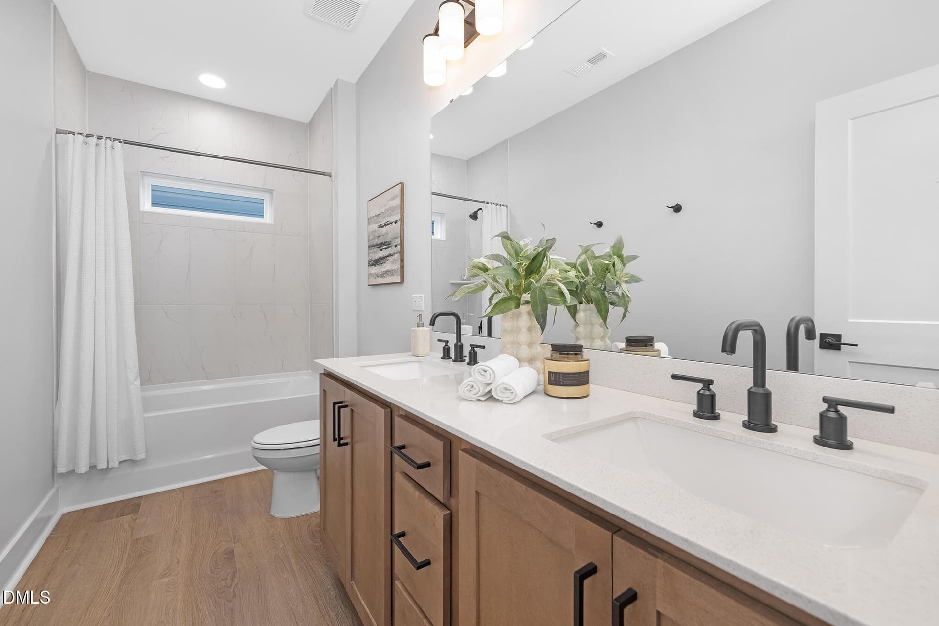 Bath 2 - 829 Fireship Road, Fuquay Varina, NC 27526