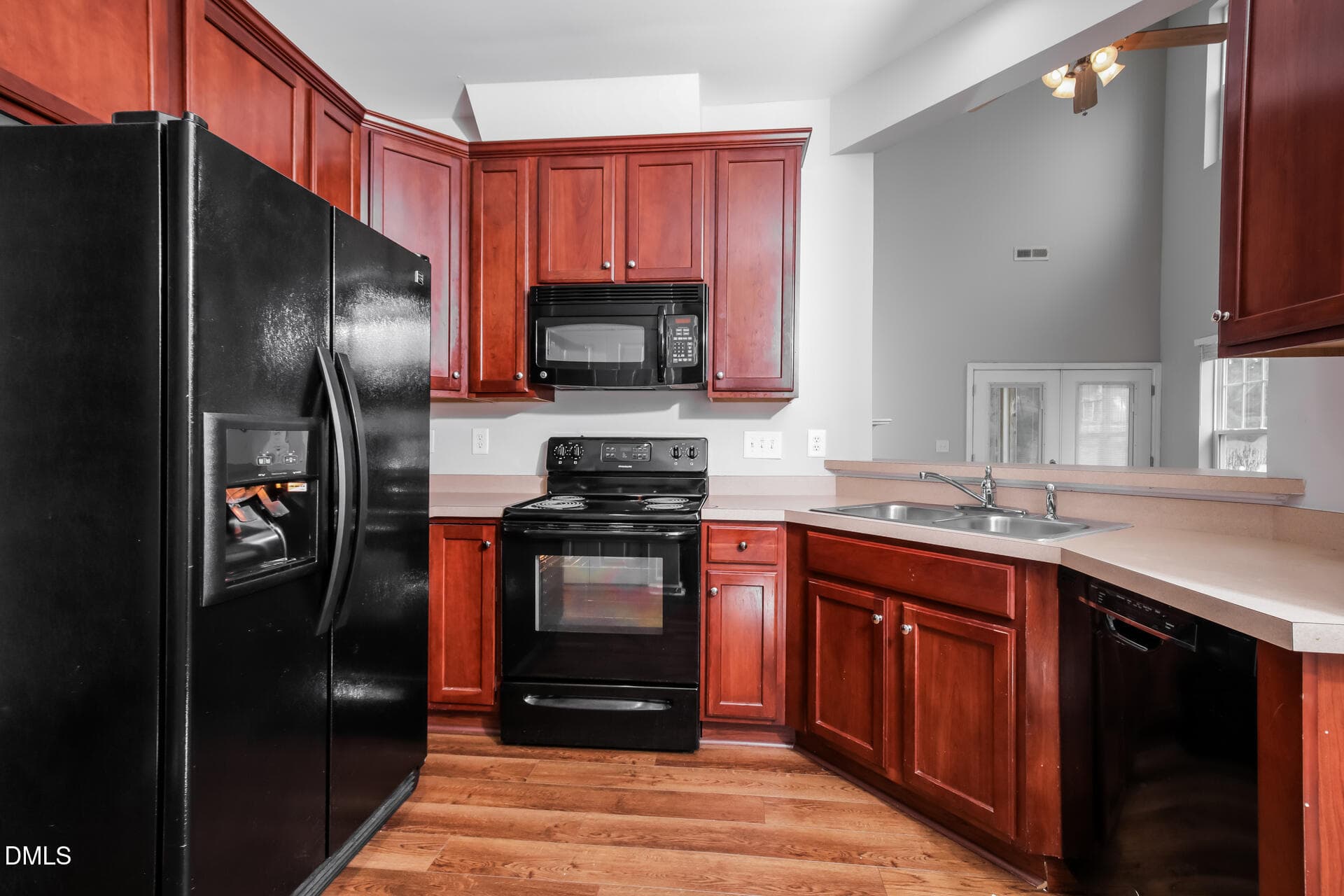008-photo-kitchen-15516473 - 3213 Whispernut Lane, Zebulon, NC 27597