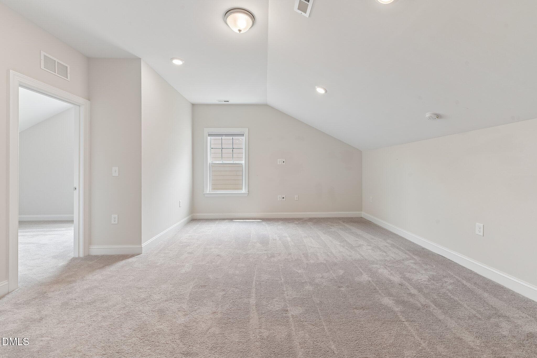 31-web-or-mls-White Flint Cir-S0907-029 - 1207 White Flint Circle, Durham, NC 27703, Durham