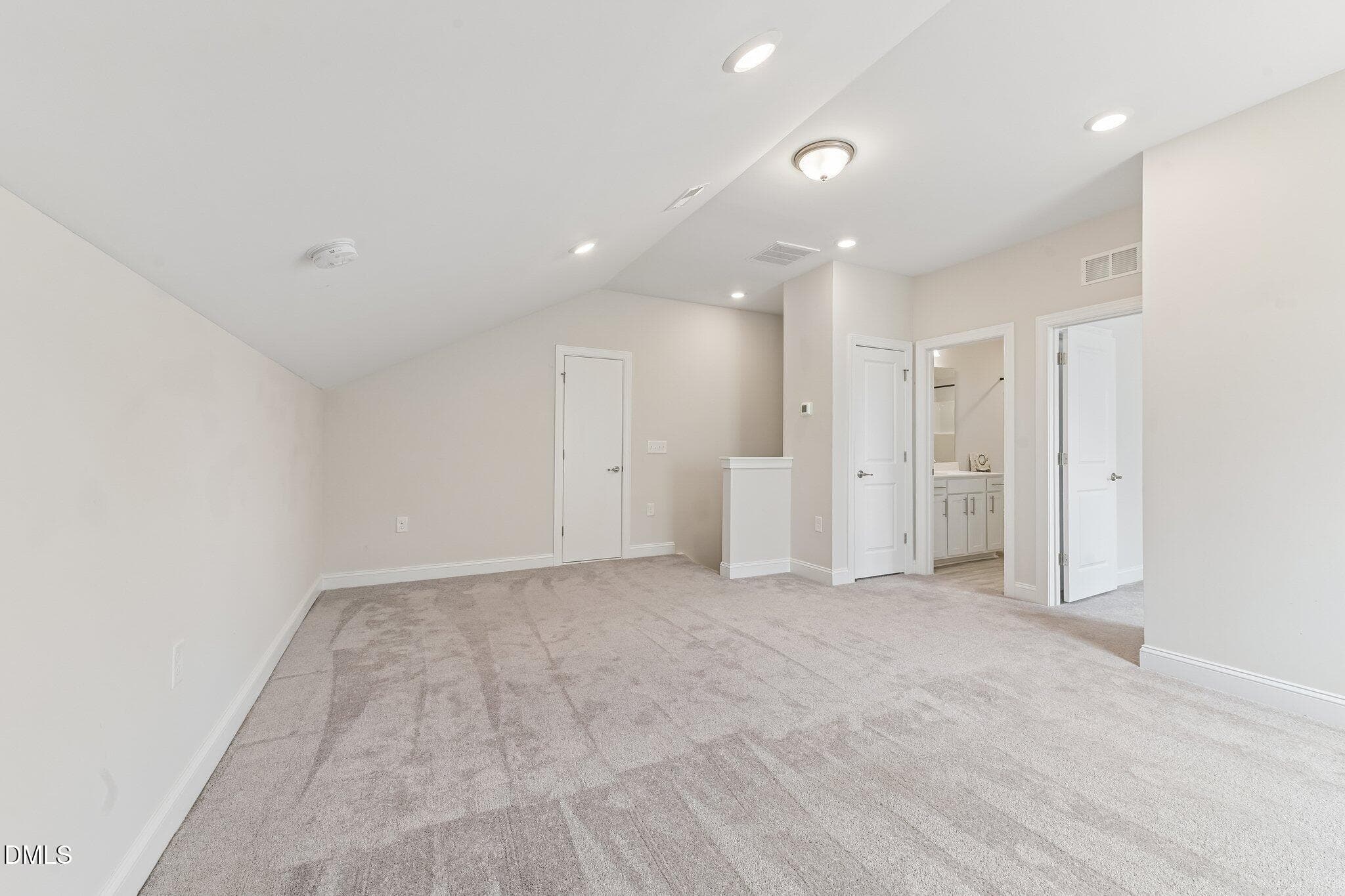 32-web-or-mls-White Flint Cir-S0907-030 - 1207 White Flint Circle, Durham, NC 27703, Durham