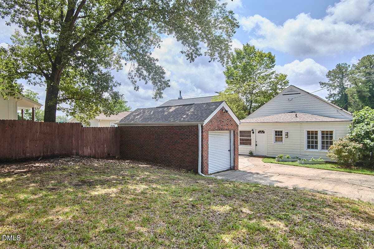 015 - 201 E Club Boulevard, Durham, NC 27704, Durham