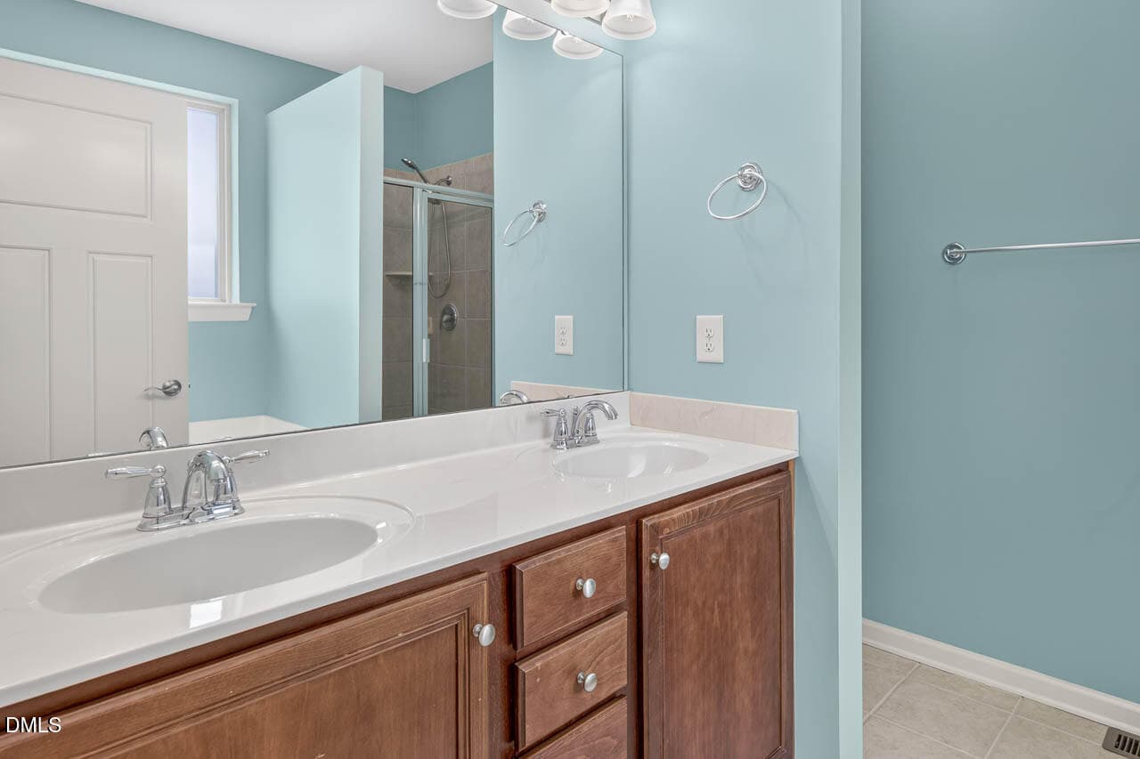 4209 Heritage View Trail-masterbath3 - 4209 Heritage View Trail, Wake Forest, NC 27587