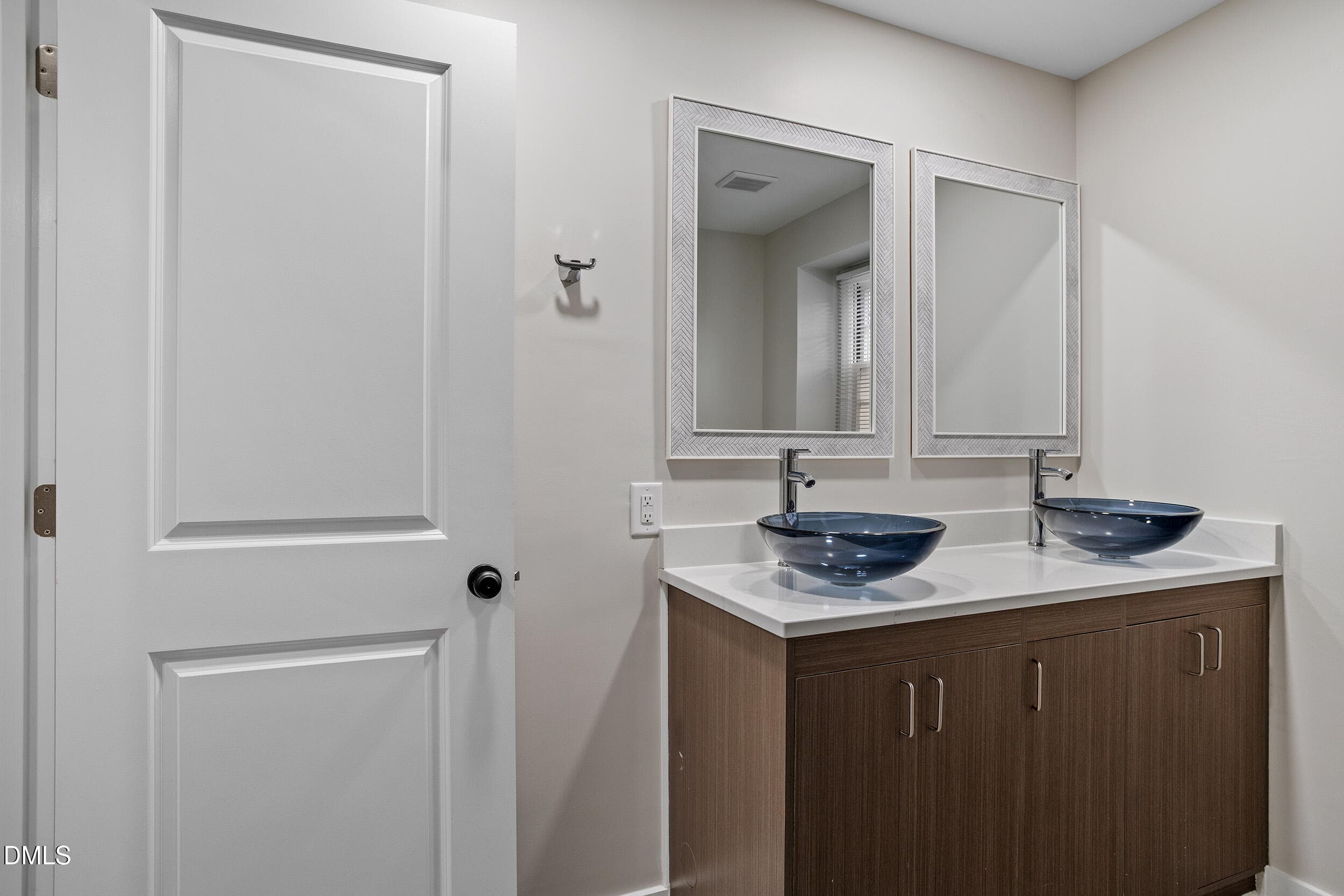 39-305 E Millbrook Rd [2788875]_39 - 305 E Millbrook Road, Raleigh, NC 27609, Raleigh