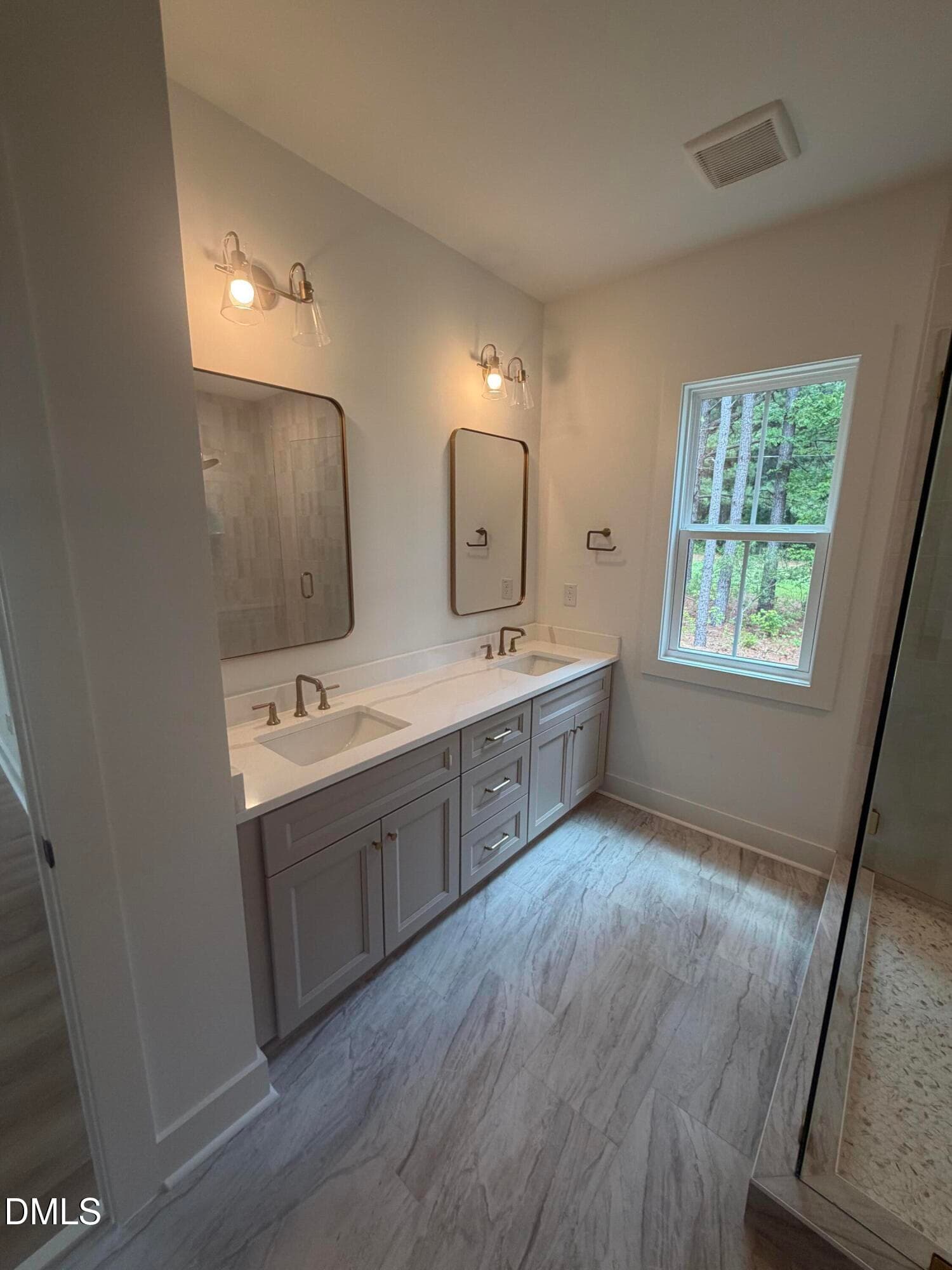 Master Vanity - 50 Heritage Trail, Zebulon, NC 27597