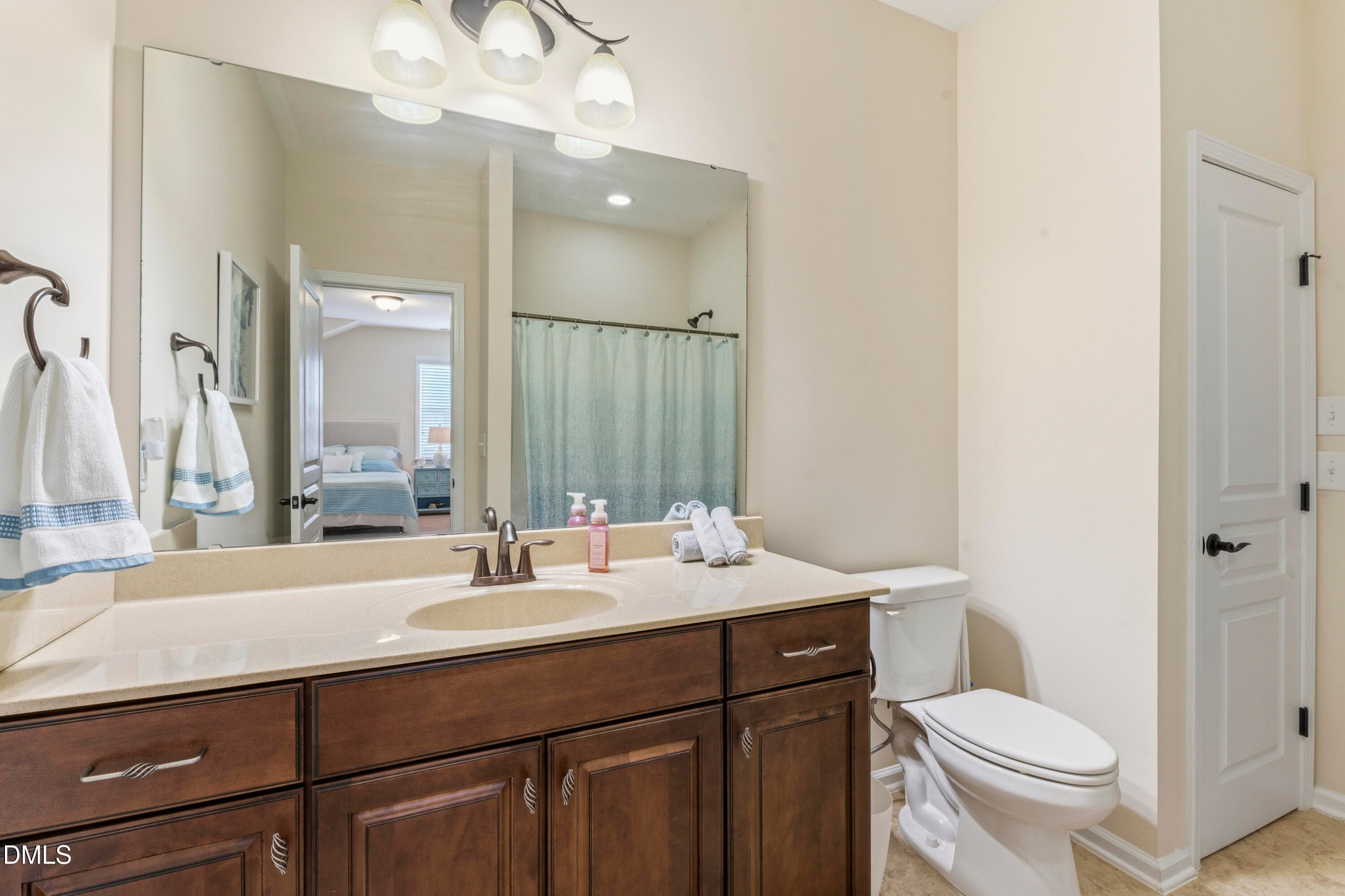 2nd Floor Full Bathroom - 10100 Barnhart Way, Raleigh, NC 27617, Raleigh